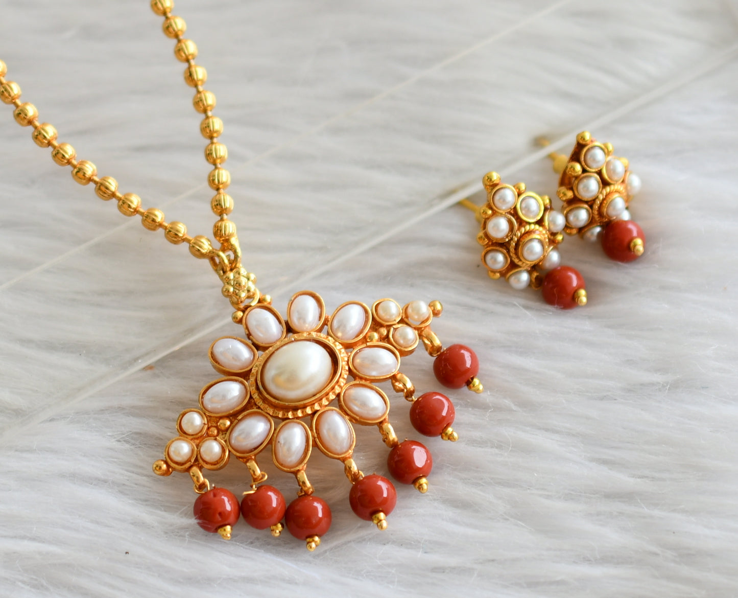 Gold tone coral-pearl flower necklace set dj-44430
