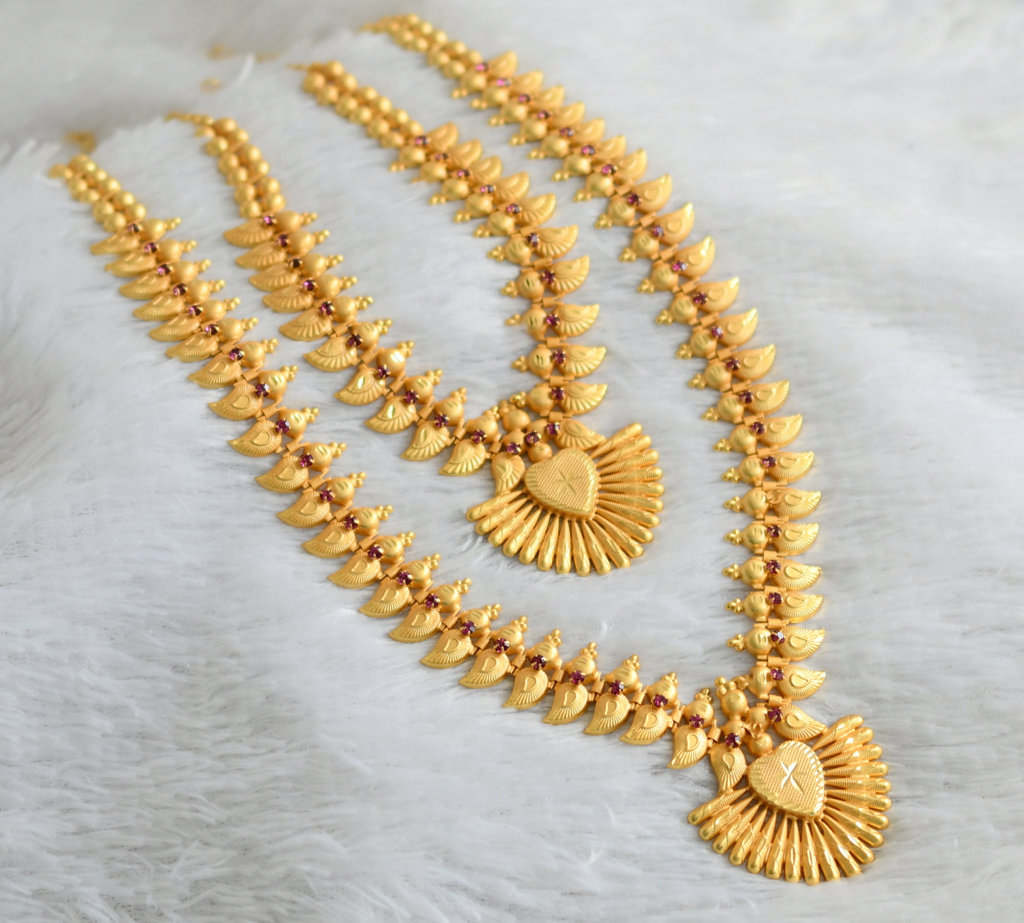 Matte gold tone pink stone mango combo haar set dj-47799