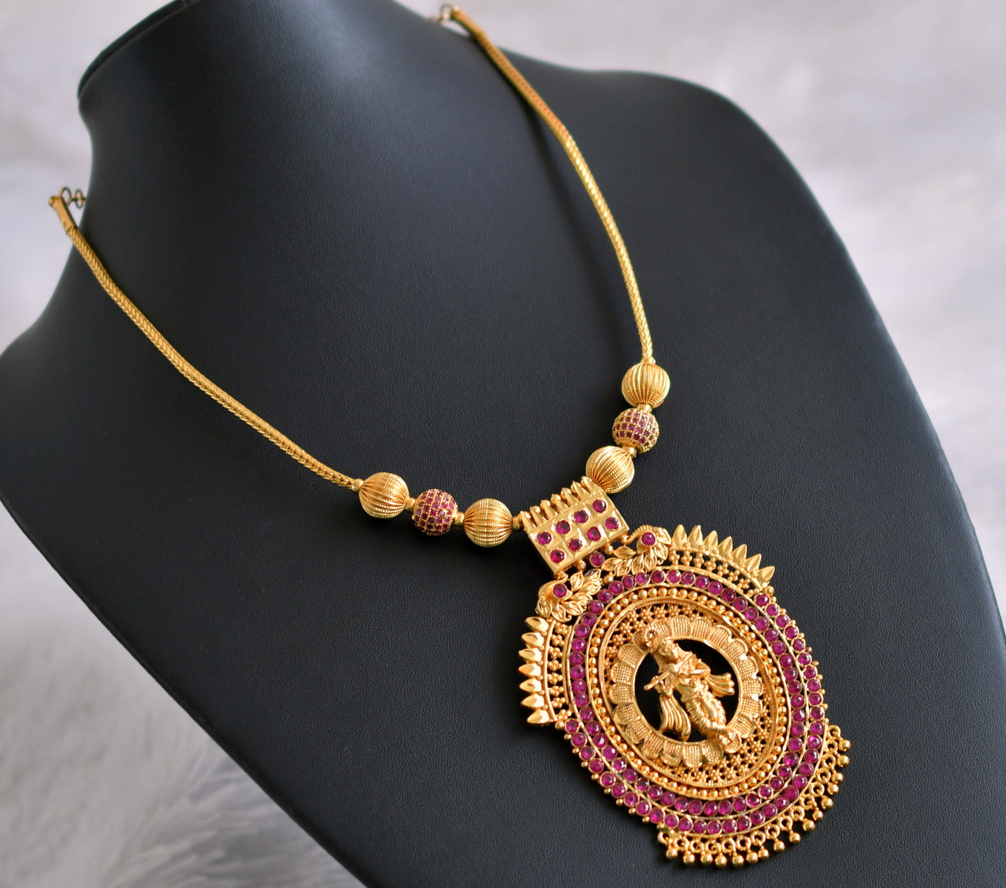 Gold tone kerala style ad pink stone krishna peacock kodi necklace dj-47839