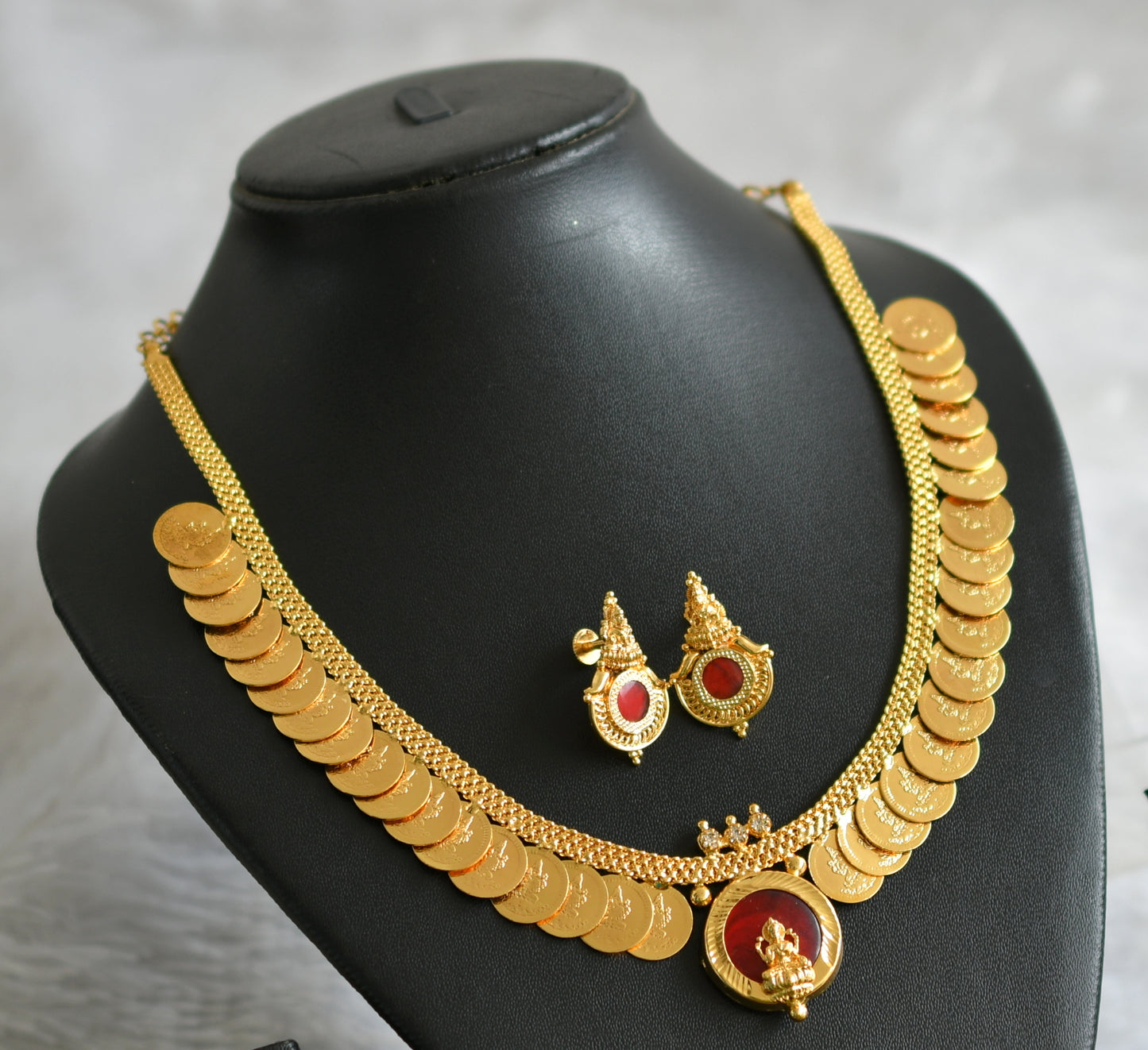 Gold tone kerala style red-white round lakshmi coin necklace set dj-47830