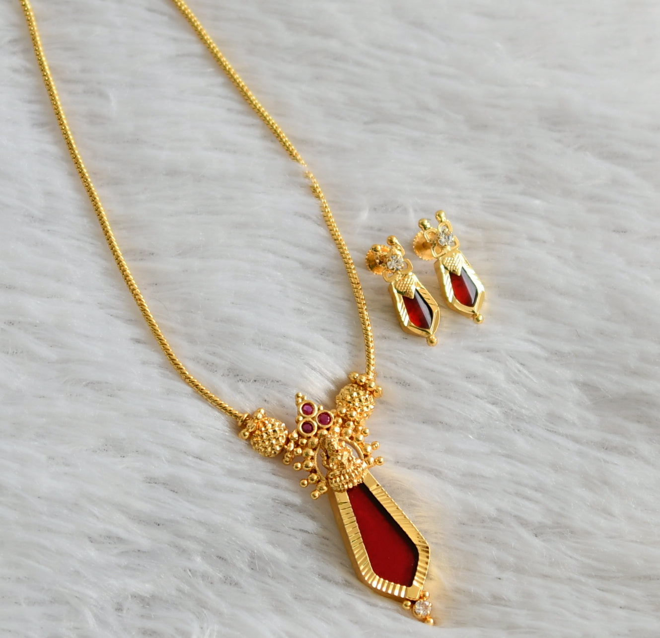 Gold tone kerala style pink-red nagapadam lakshmi necklace set dj-47820