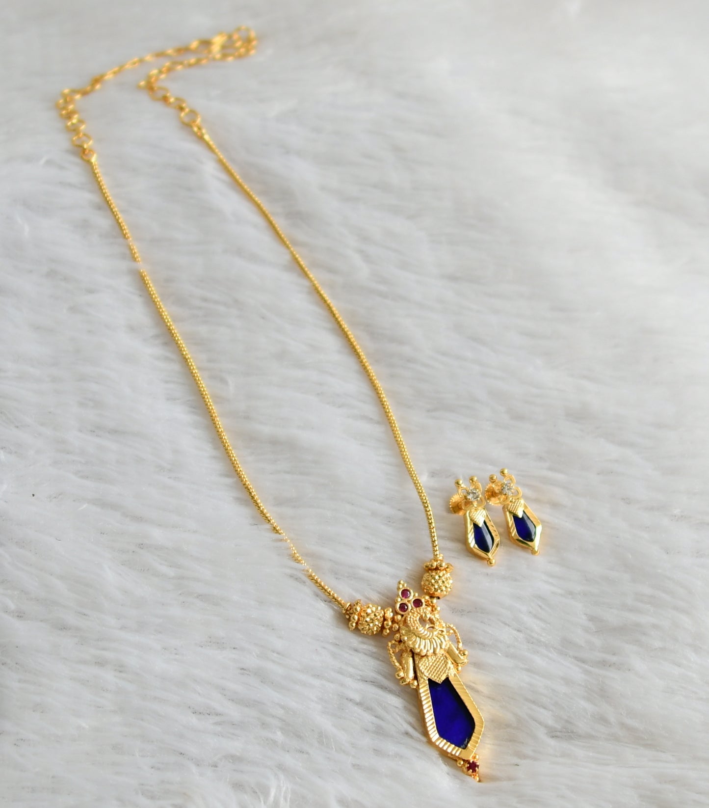 Gold tone kerala style blue nagapadam peacock necklace set dj-47818