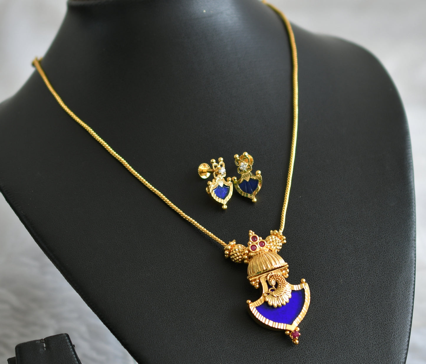 Gold tone kerala style blue palakka peacock necklace set dj-47824