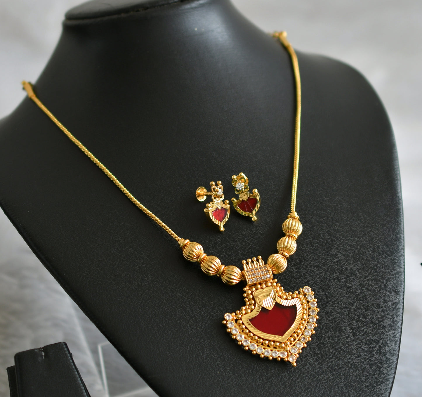 Gold tone kerala style red-white palakka necklace set dj-47828