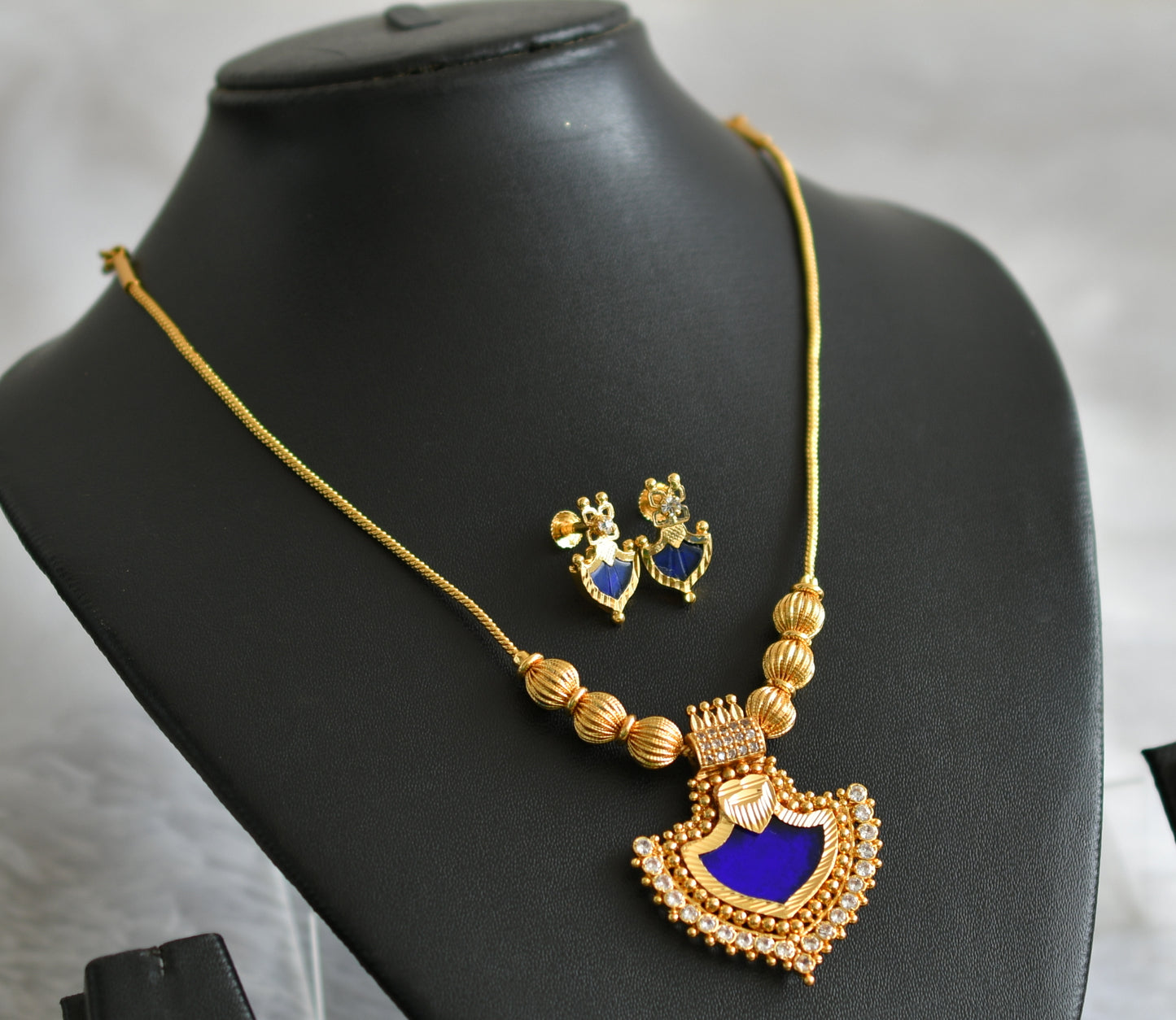 Gold tone kerala style blue-white palakka necklace set dj-47827