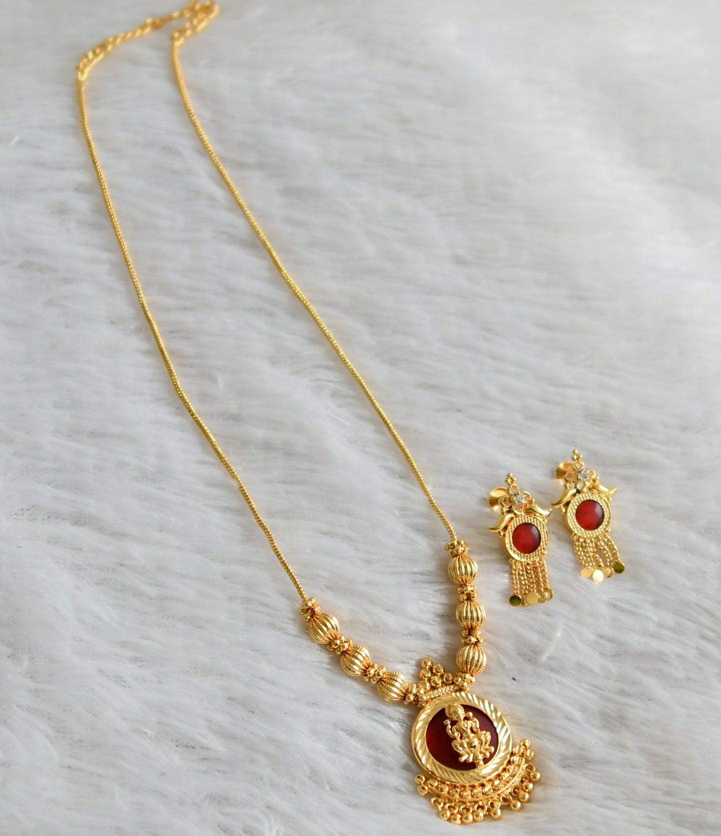 Gold tone kerala style red round lakshmi necklace set dj-47822