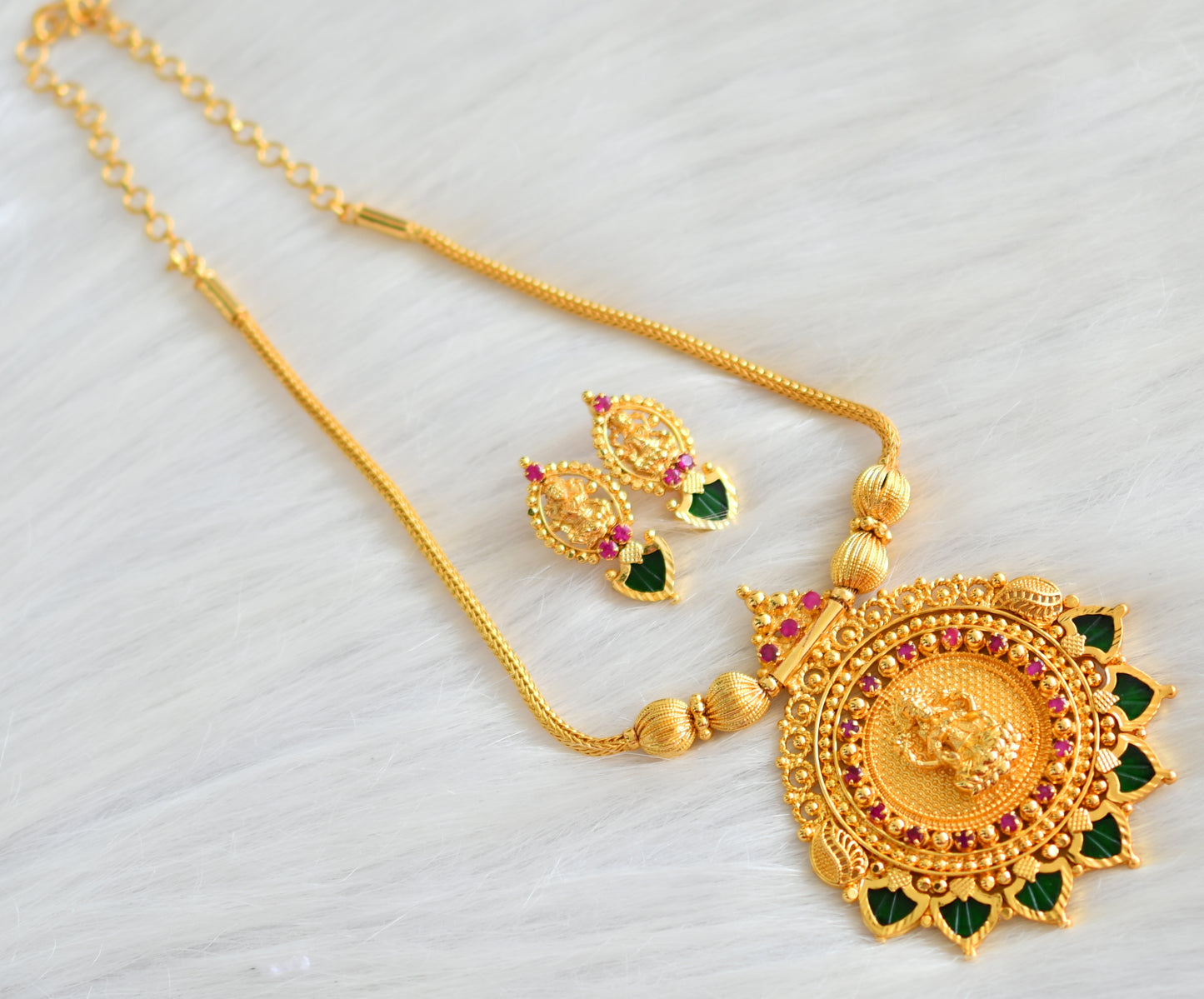 Gold tone pink-green Lakshmi palakka kodi necklace set dj-42987