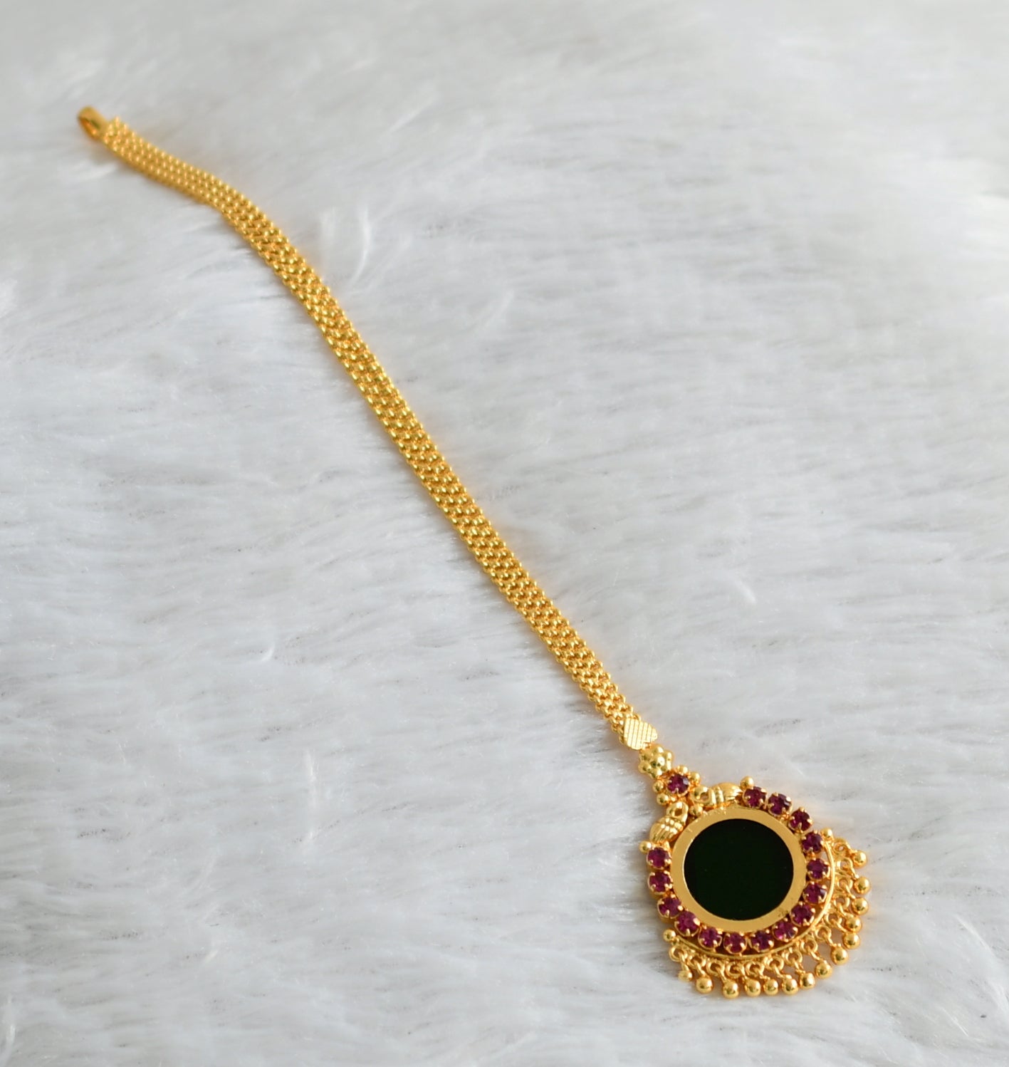 Gold tone green round Kerala style tikka dj-36407