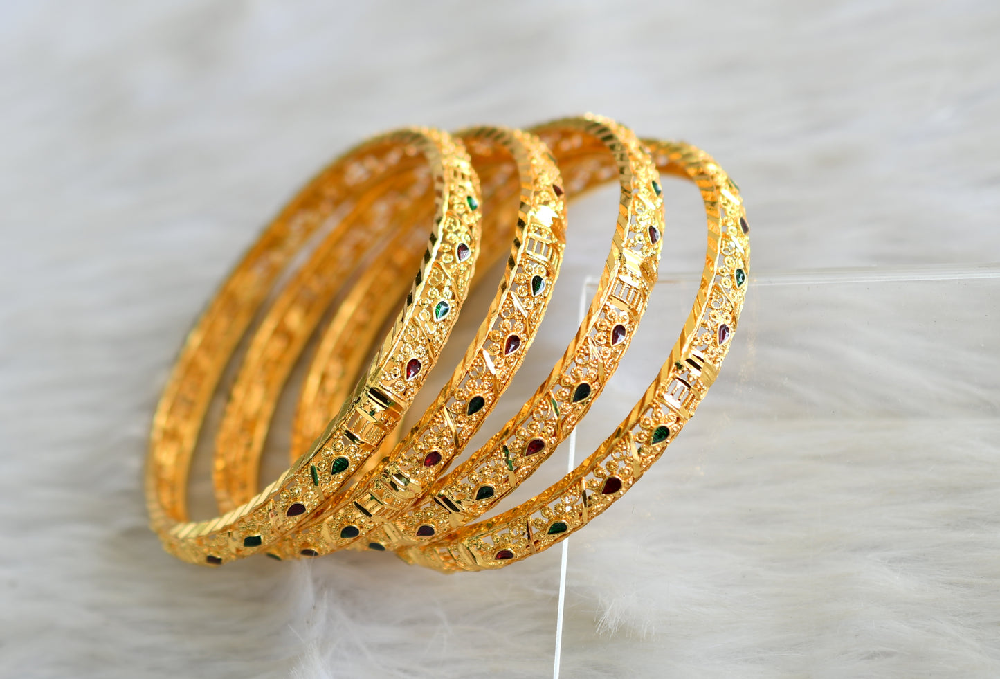 Gold tone Set of 4 designer bangles (2.8) dj-43030