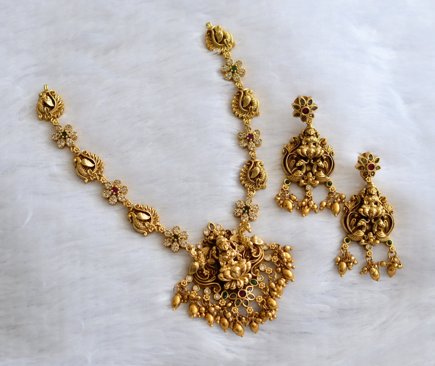 Antique gold tone kemp-green-white lakshmi peacock flower necklace set dj-46340