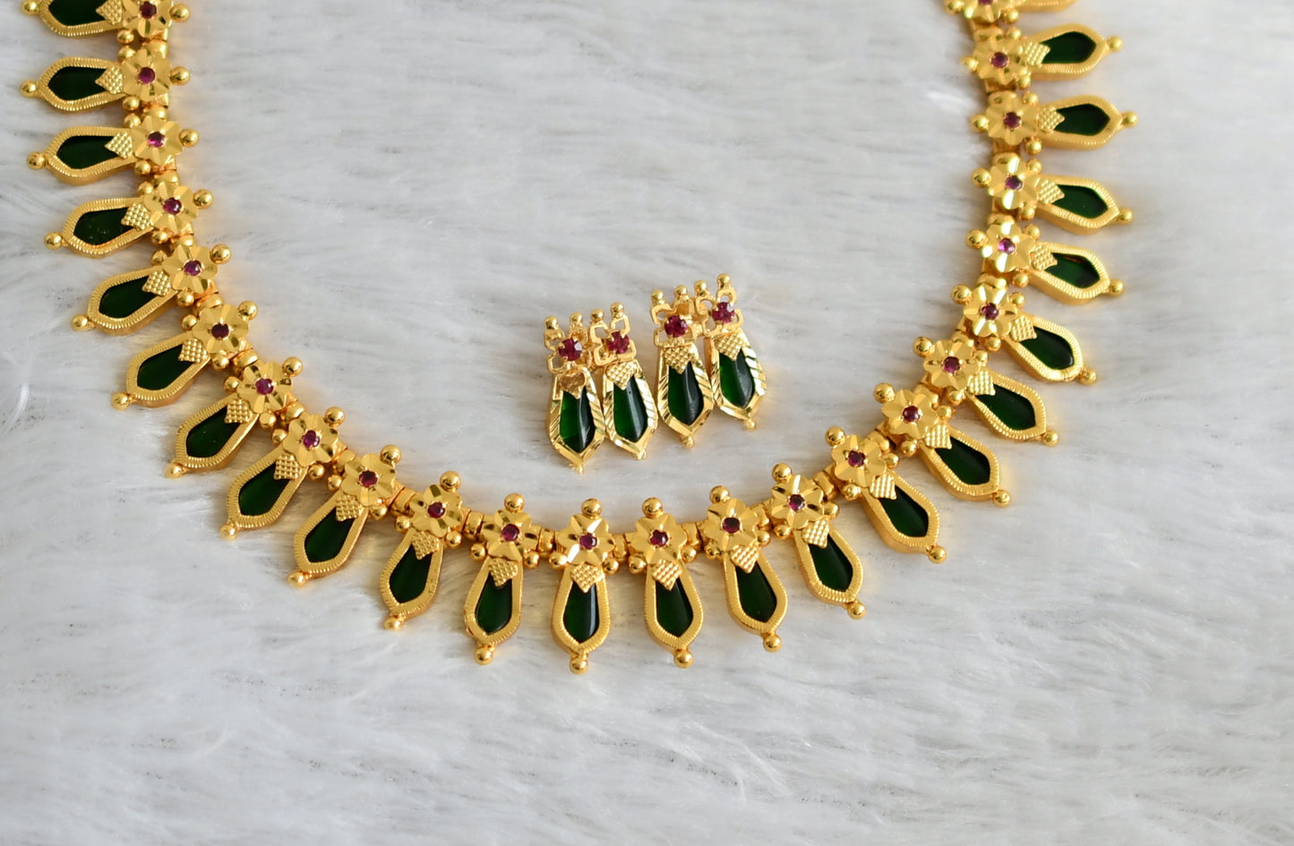 Gold tone pimk-green kerala style nagapadam necklace set  dj-47945