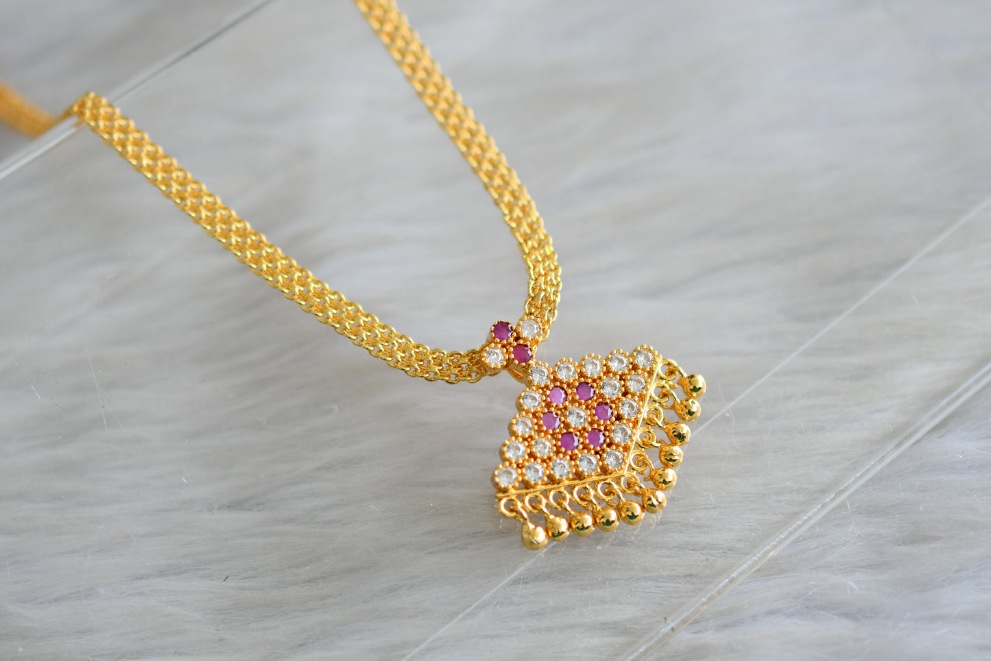 Gold tone white-pink pathakkam necklace dj-43055