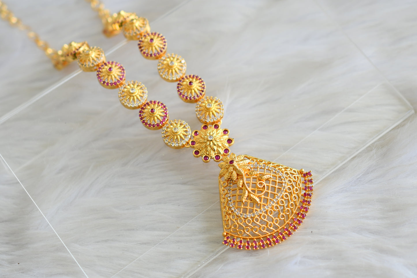 Gold tone ruby-white designer necklace dj-43064