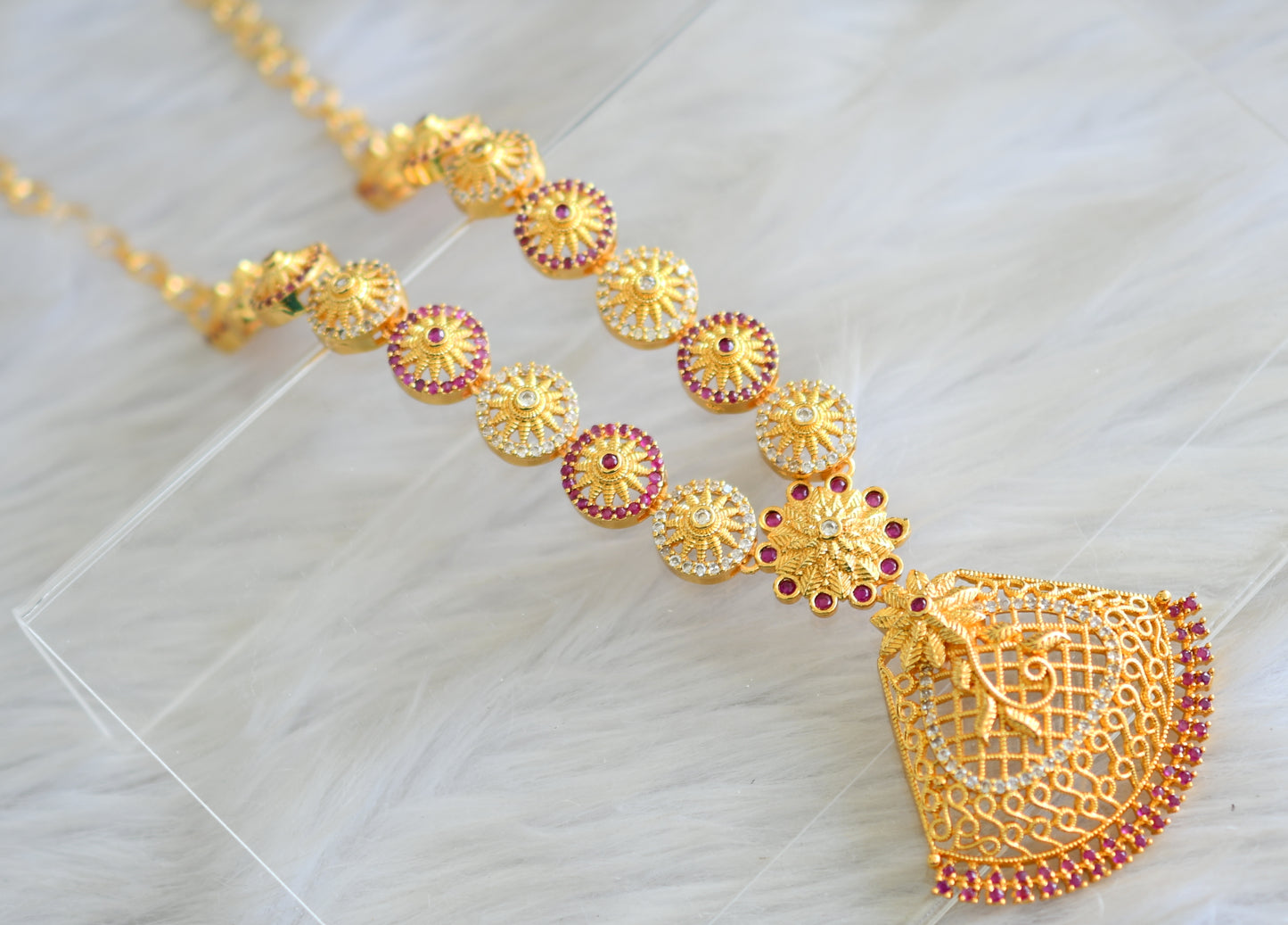 Gold tone ruby-white designer necklace dj-43064