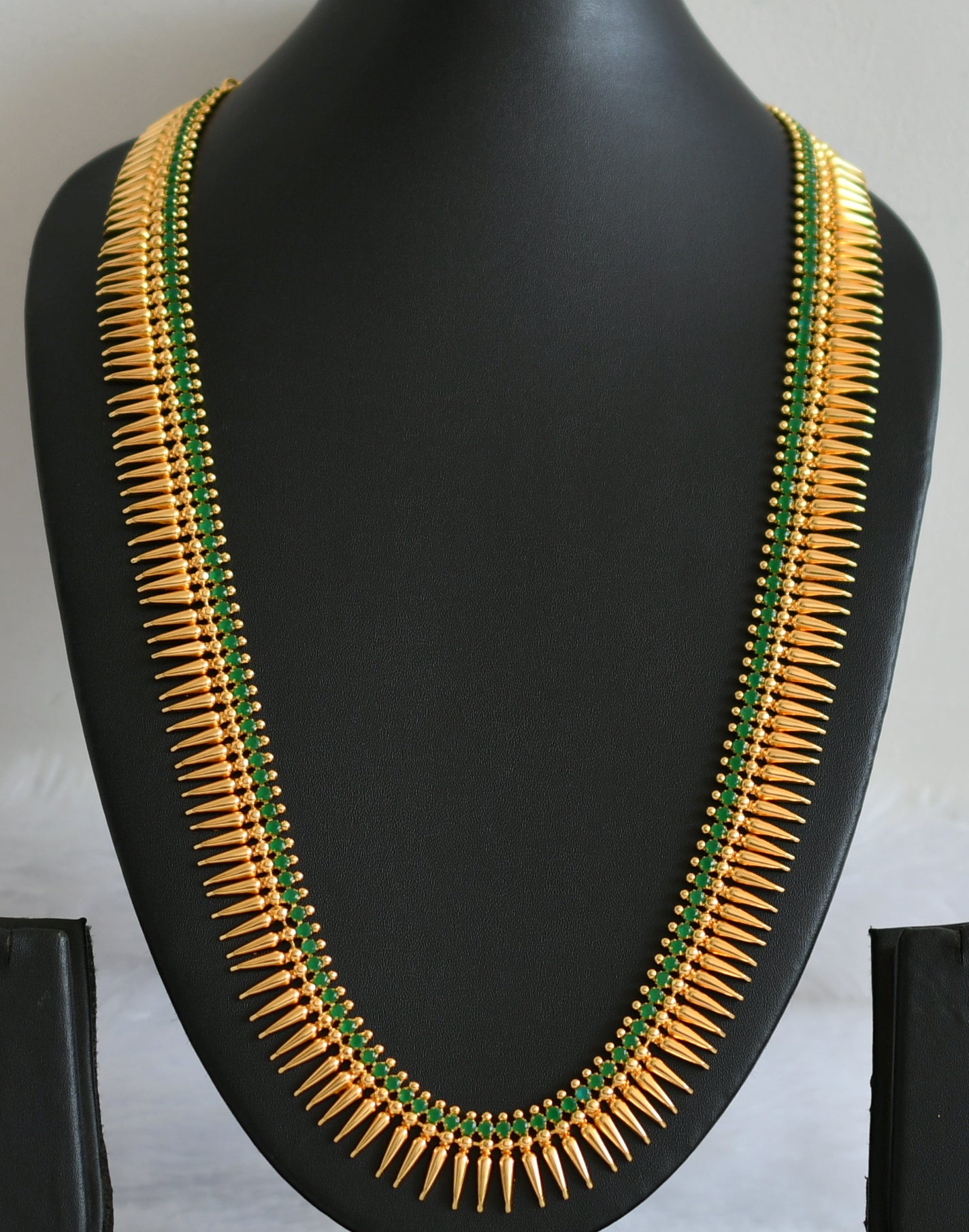 Gold tone emerald stone mulla mottu kerala style haar dj-49888