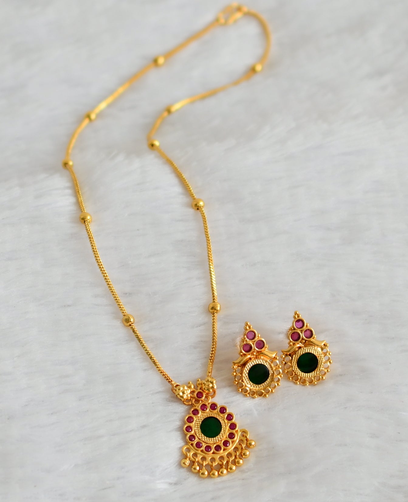 Gold tone pink-green kerala style round necklace set dj-49880