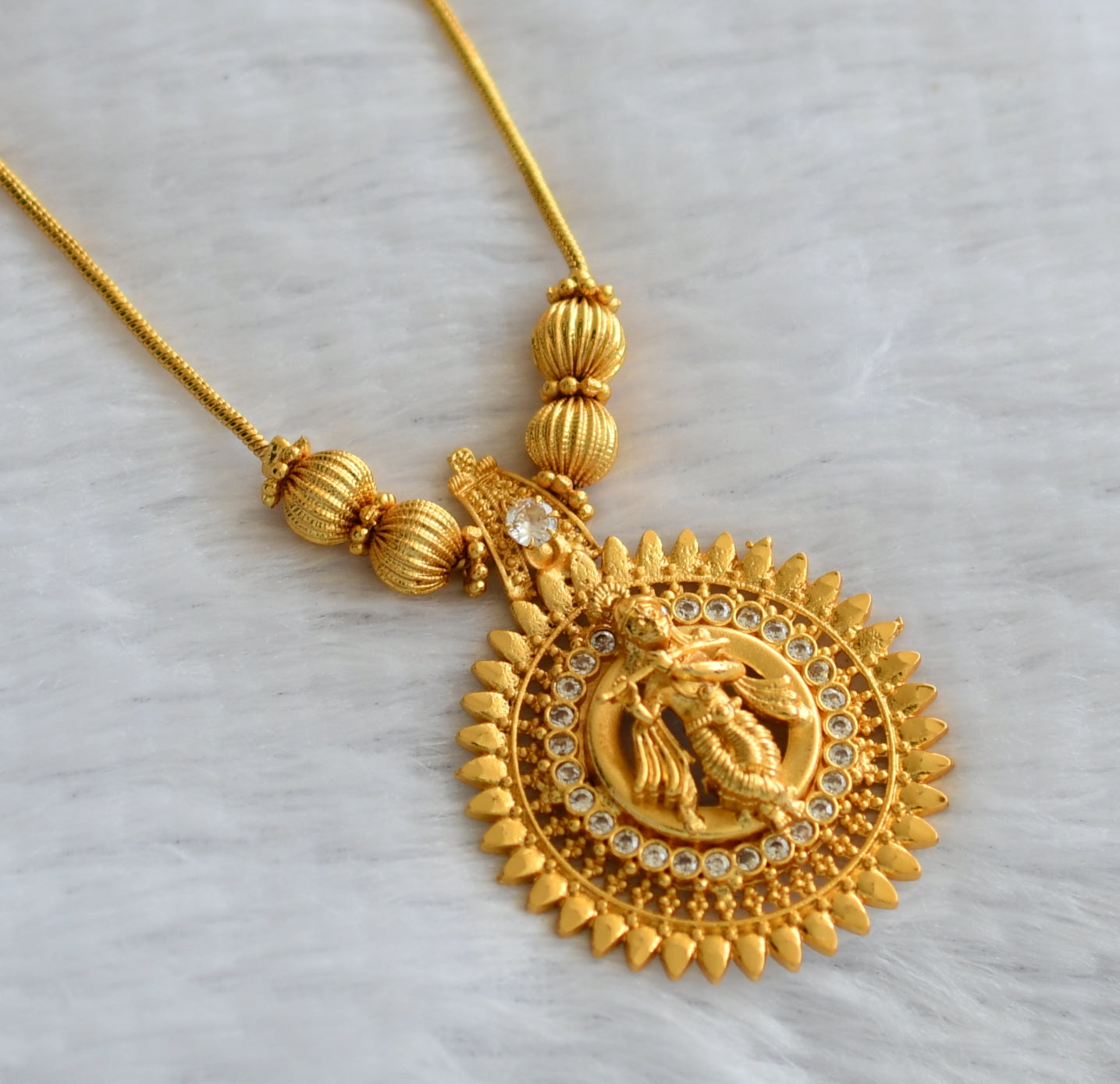 Gold tone white kerala style krishna round kodi necklace dj-46361