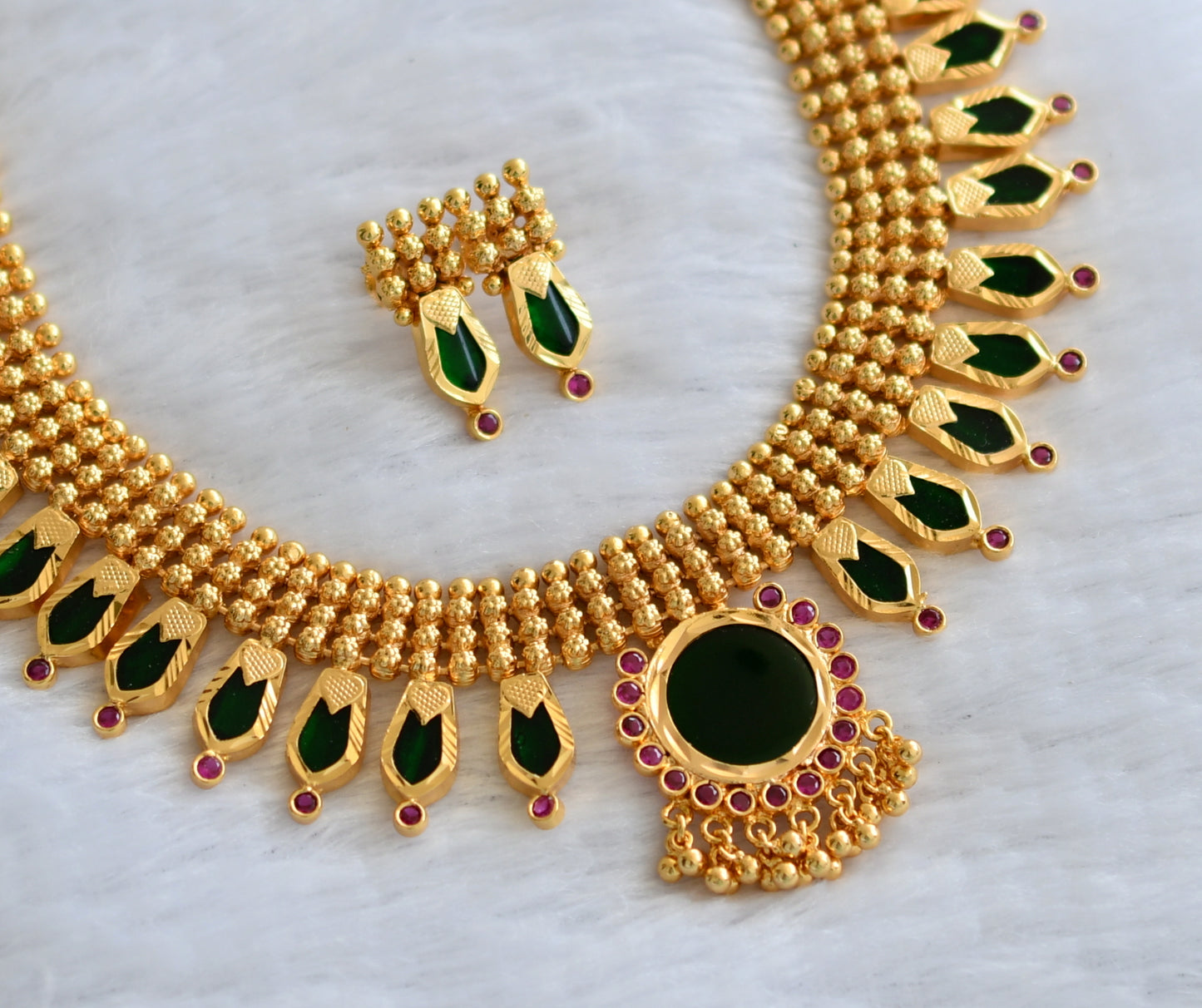 Gold tone ad pink-green kerala style nagapadam necklace set dj-46368