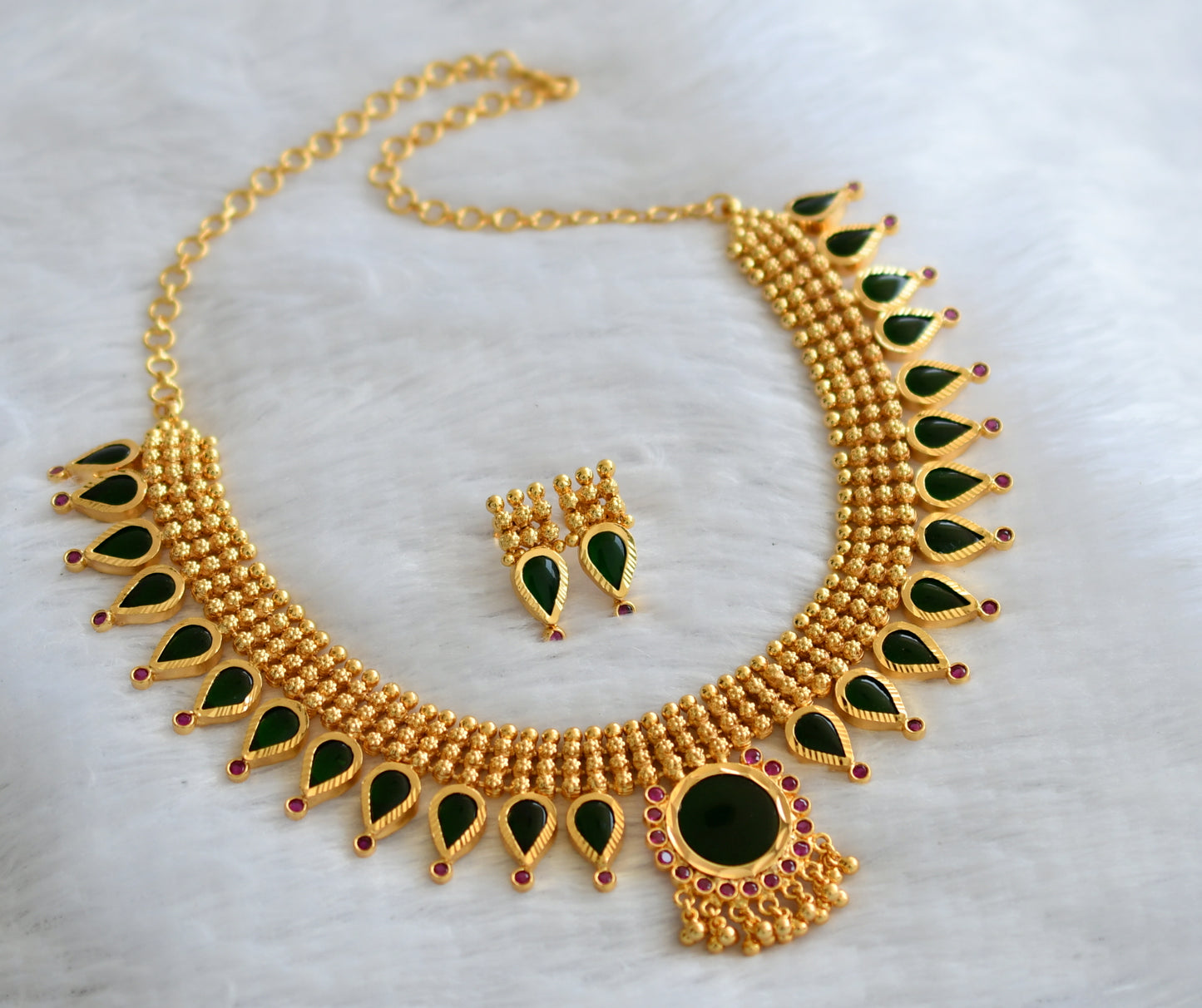 Gold tone ad pink-green kerala style gopi necklace set dj-46370
