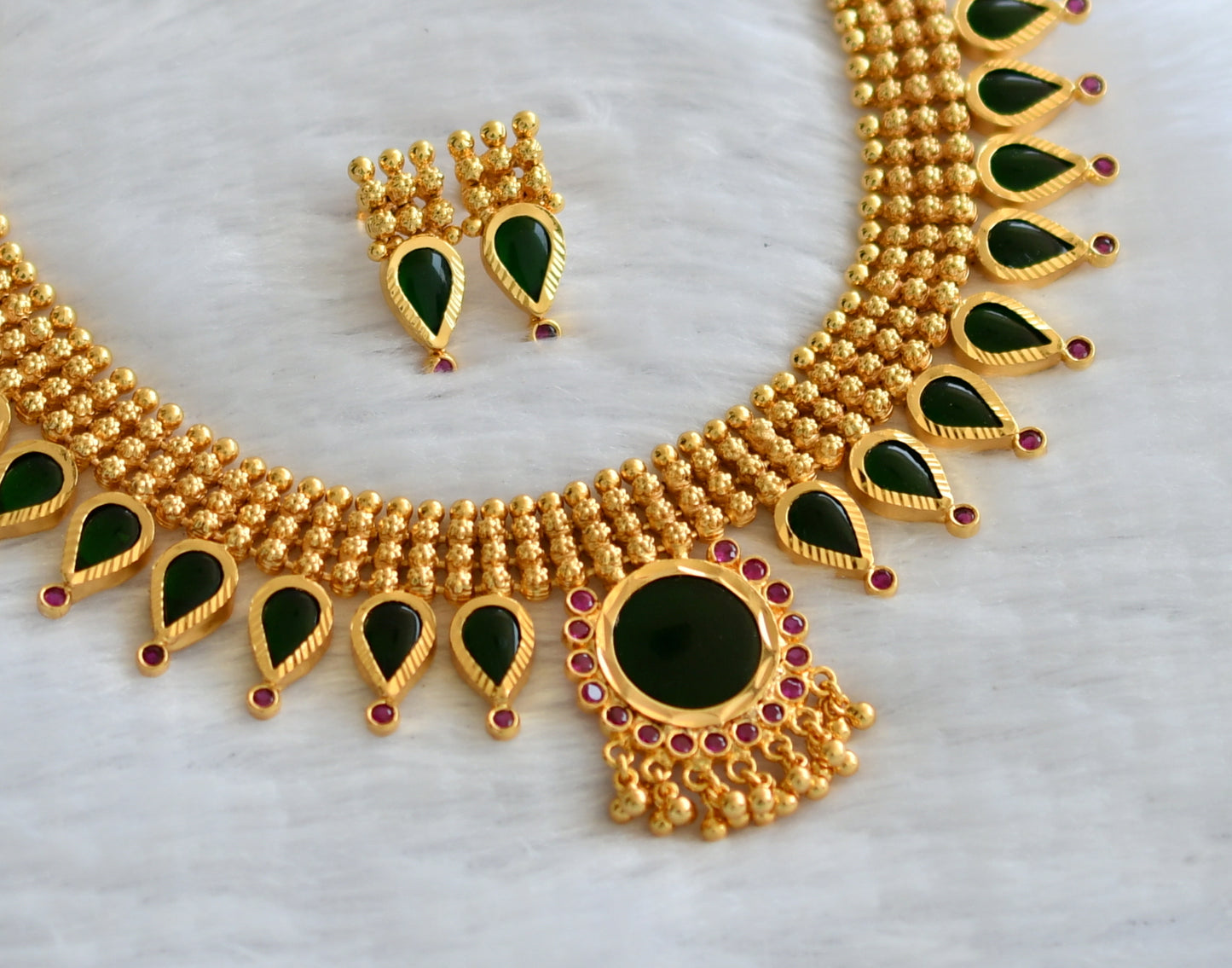 Gold tone ad pink-green kerala style gopi necklace set dj-46370