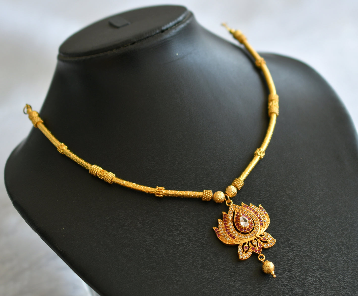 Gold tone ruby-white lotus necklace dj-46381