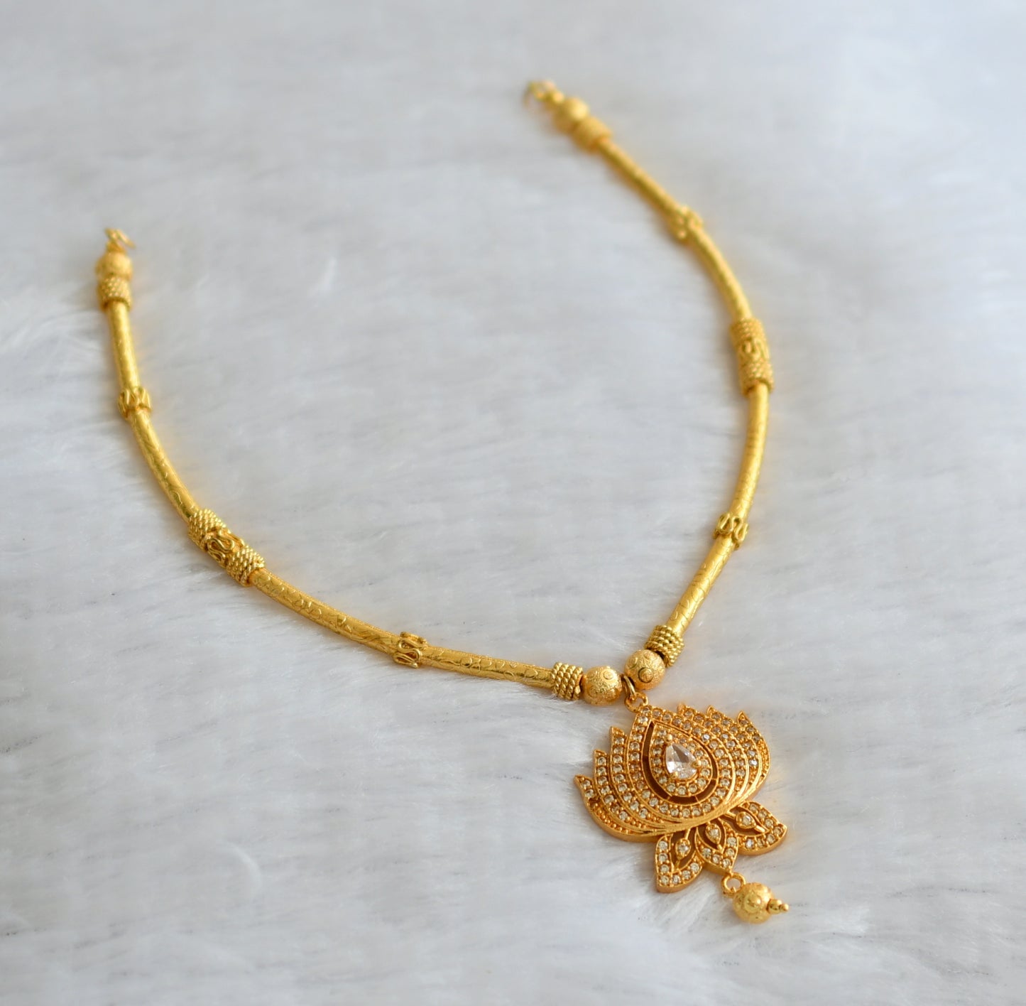 Gold tone cz white lotus necklace dj-46382