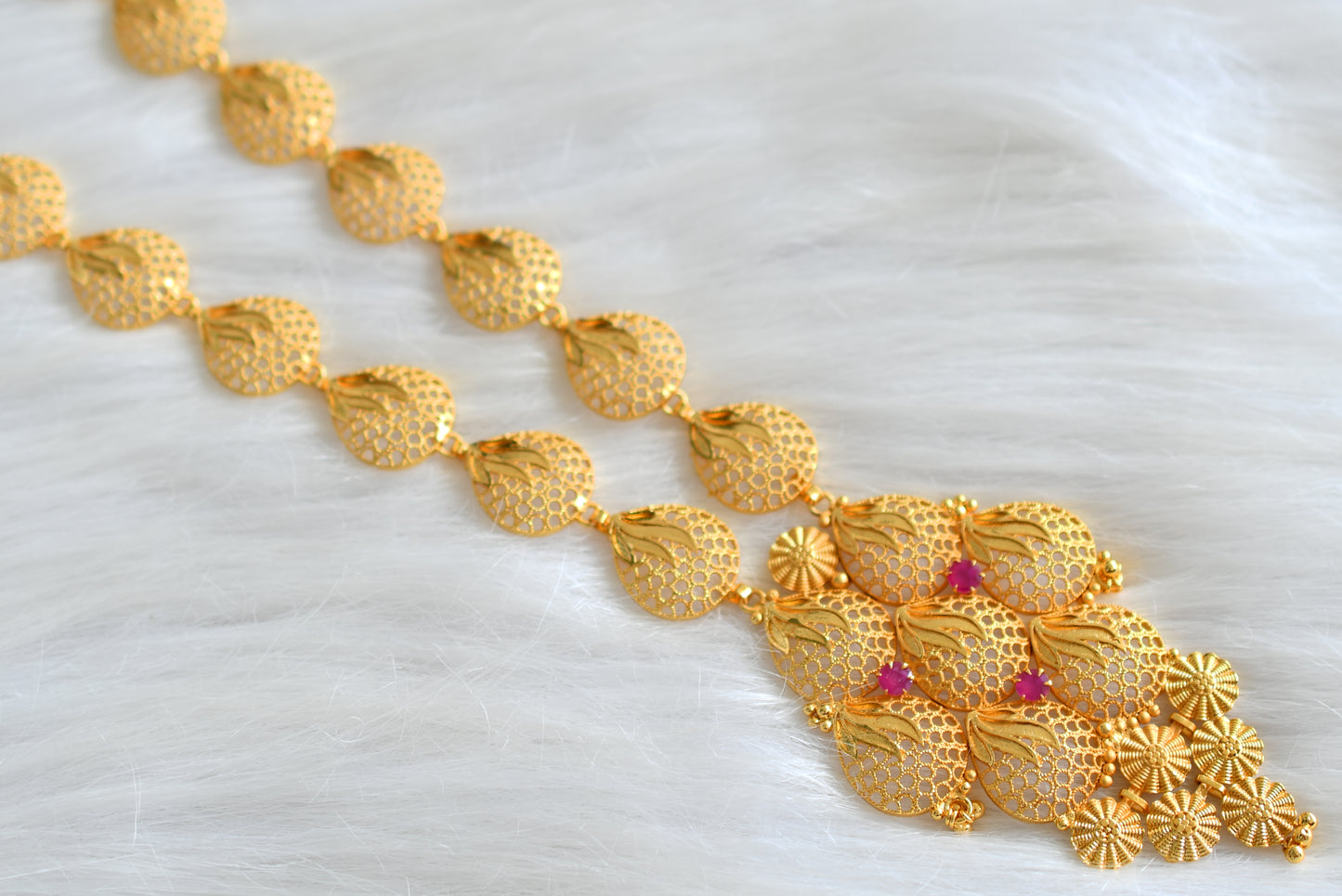 Gold tone Kerala style Ruby flower haar dj-43136