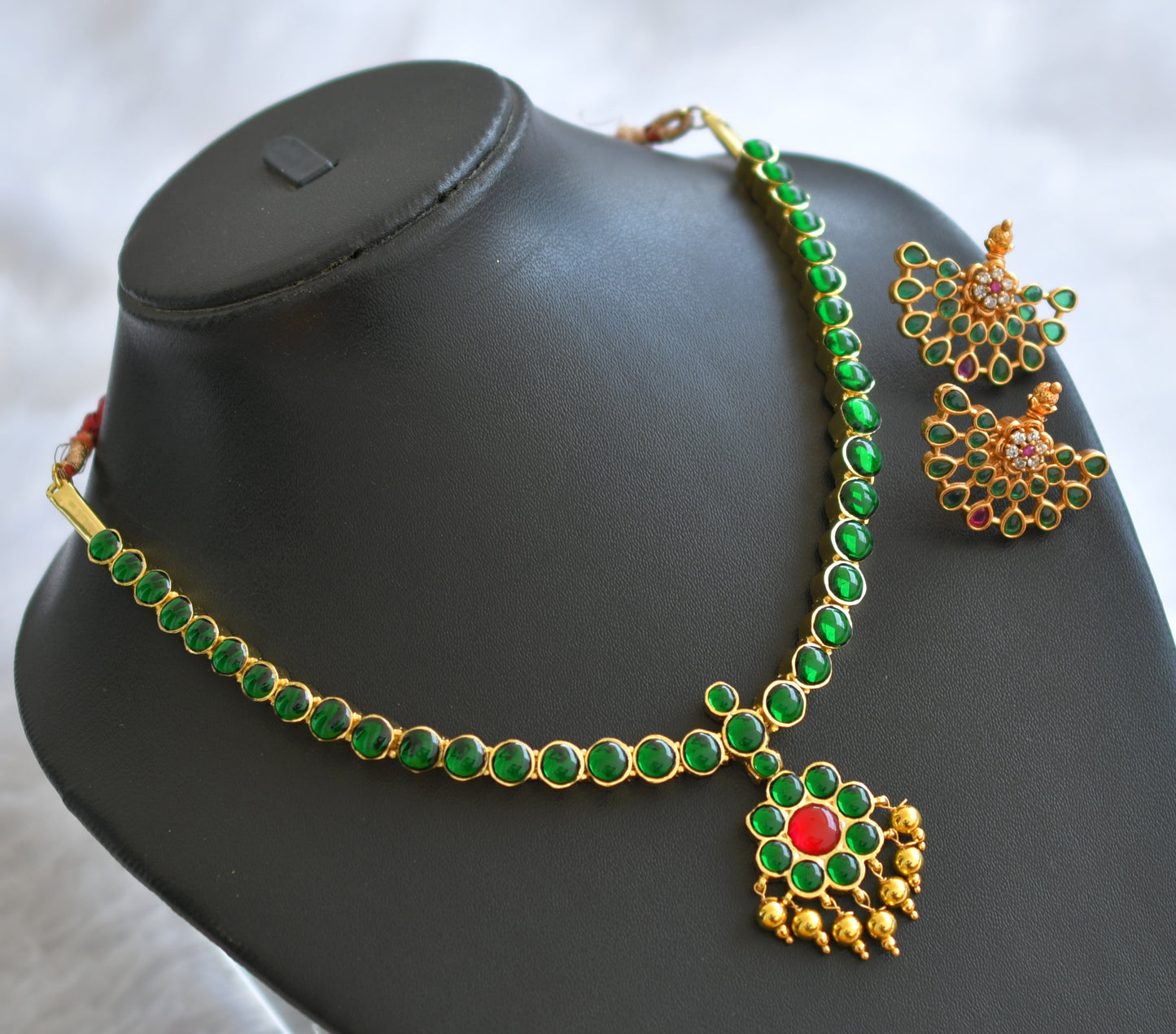 Gold tone semi precious kemp-green necklace set dj-46395