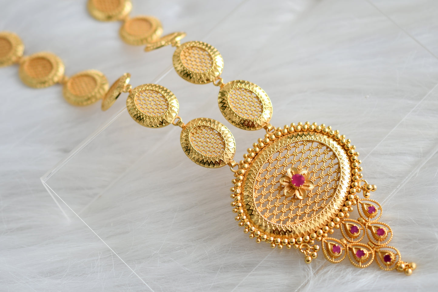 Gold tone Kerala style Ruby flower haar dj-43137