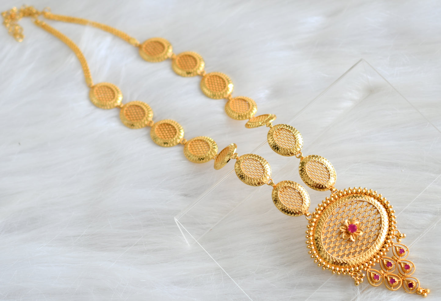 Gold tone Kerala style Ruby flower haar dj-43137