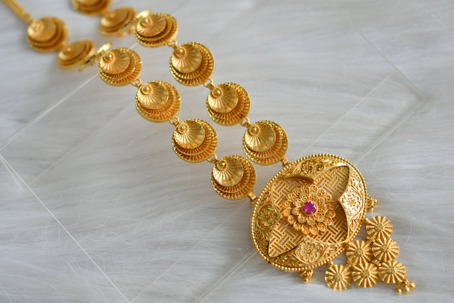 Gold tone Kerala style Ruby flower haar dj-43138