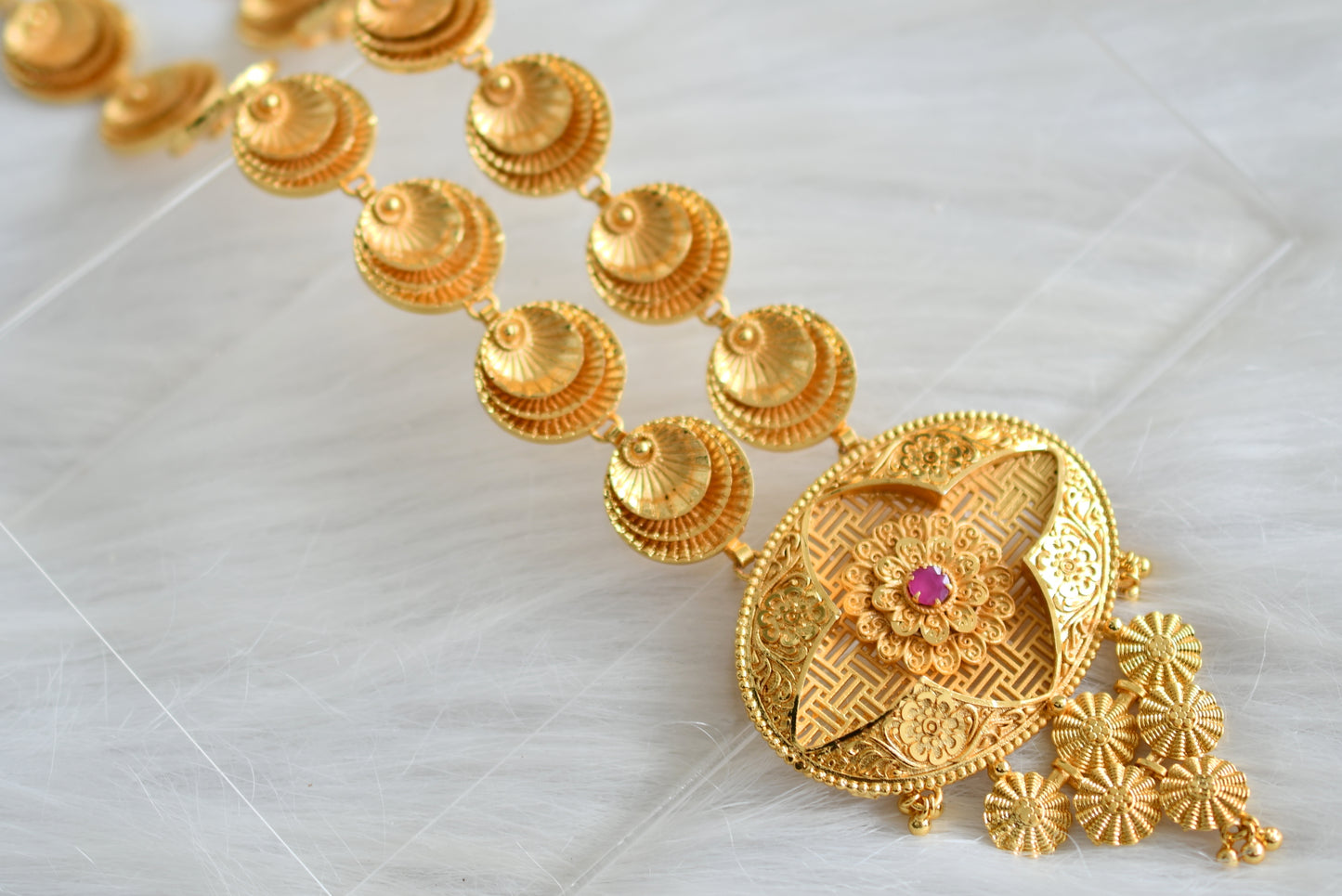 Gold tone Kerala style Ruby flower haar dj-43138