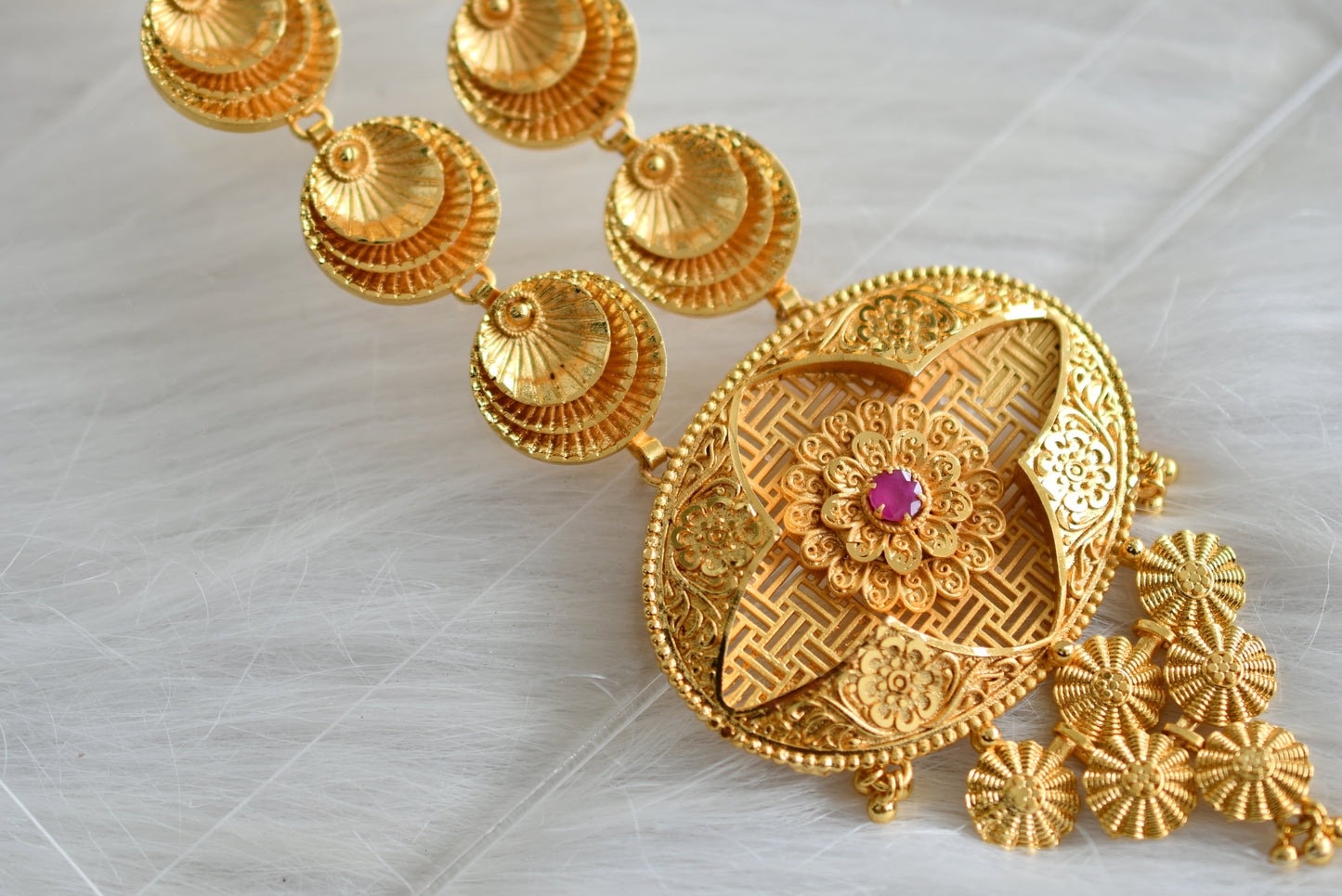 Gold tone Kerala style Ruby flower haar dj-43138