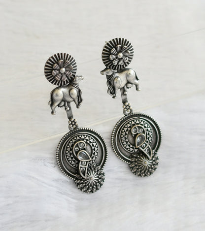 Silver tone white peacock-cow long earrings dj-46419