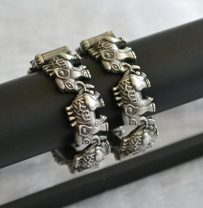 Silver tone elephant screw type bangles(2.4) dj-46424