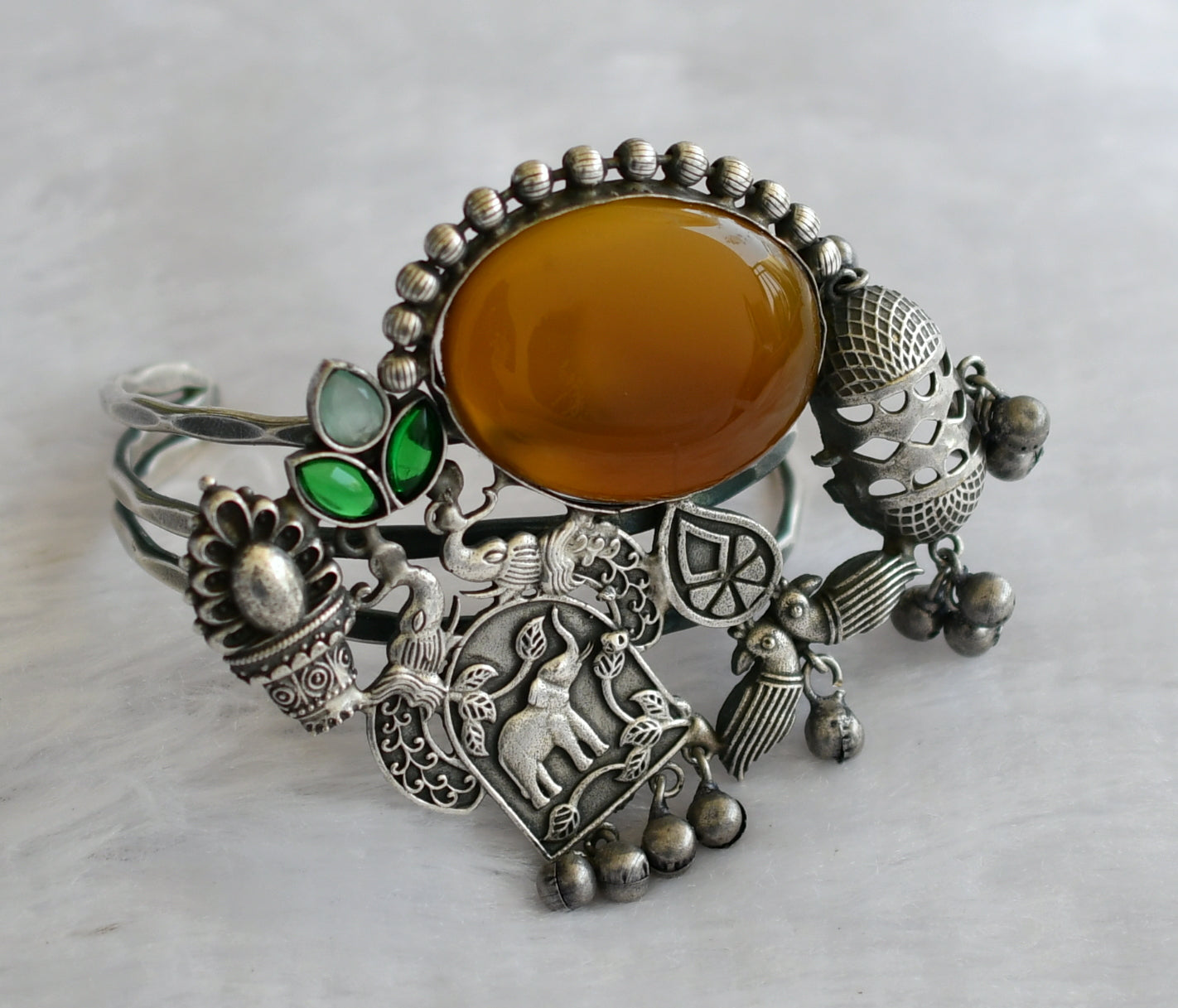 Silver tone brown stone big bracelet with adjustable finger ring dj-46427