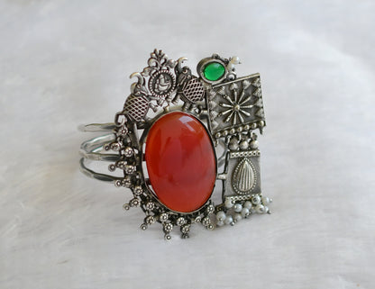 Silver tone red stone big bracelet with adjustable finger ring dj-46430