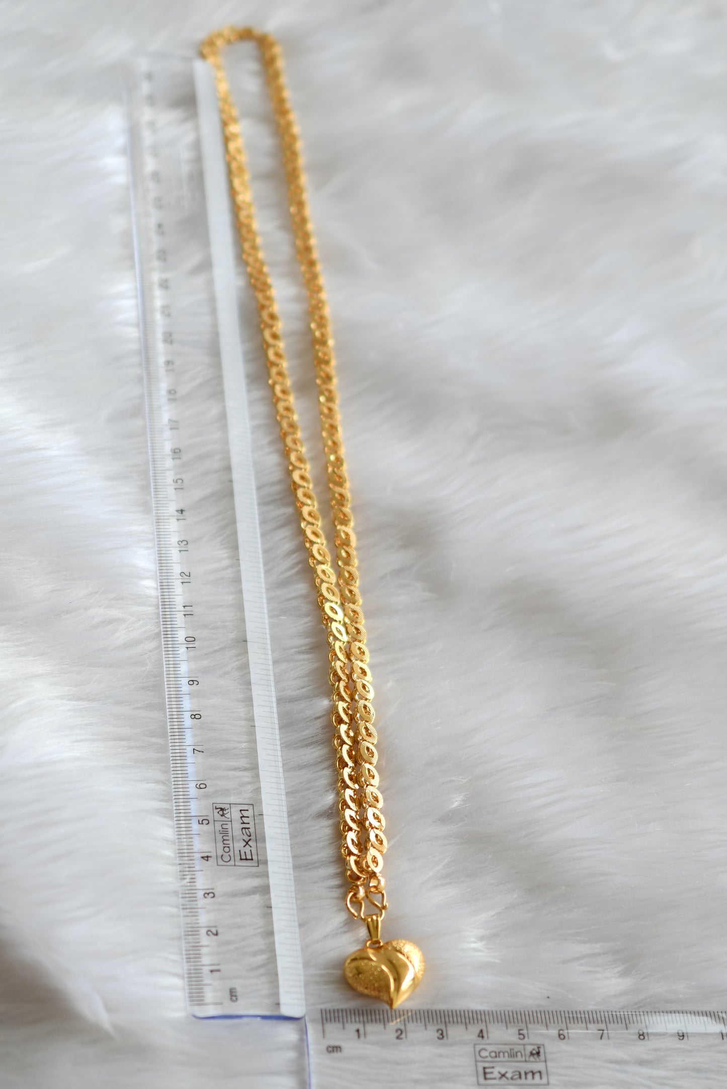 Gold tone 24 inches chain with heart pendant dj-43109