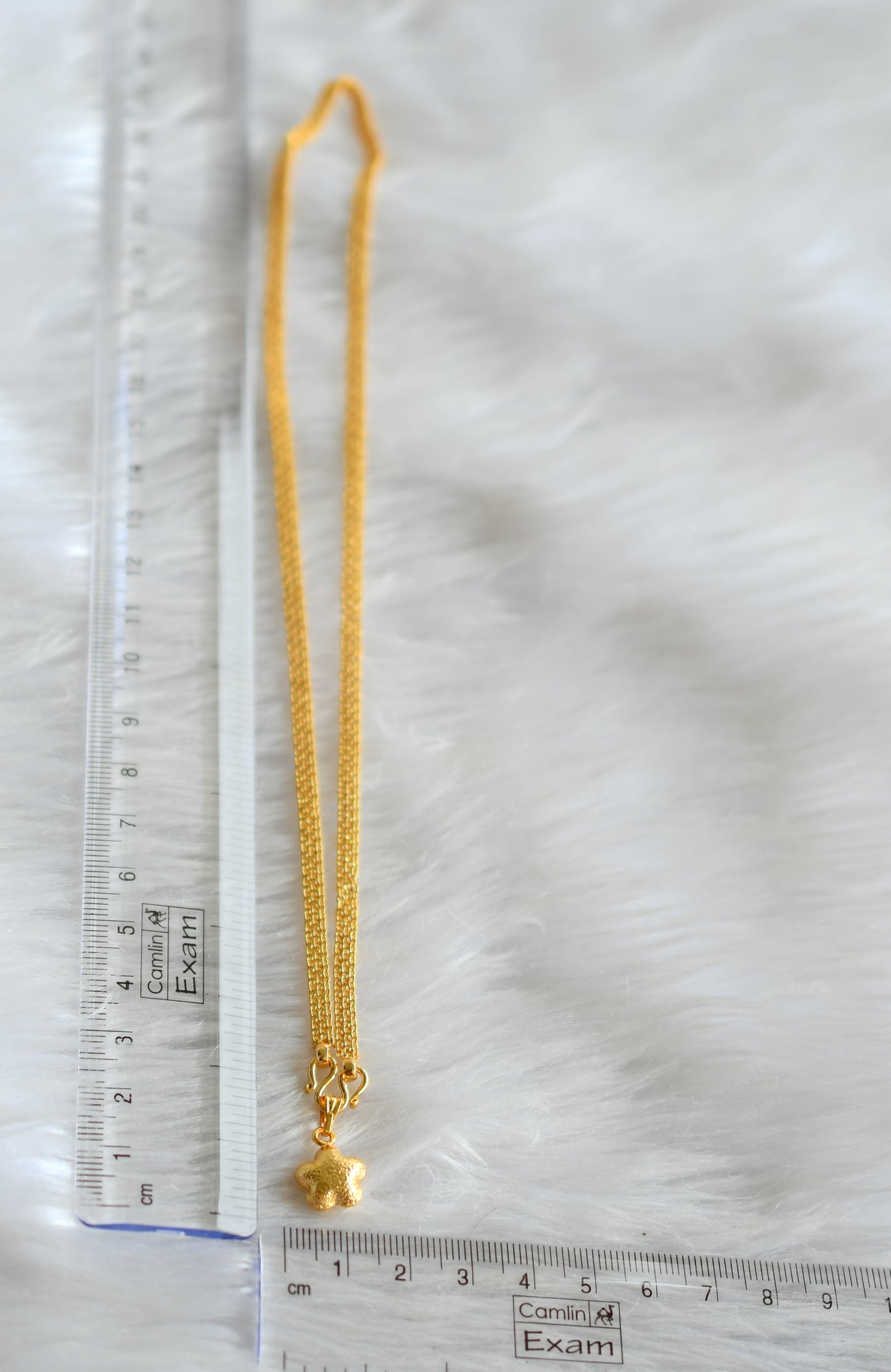 Gold tone 18 inches chain with star pendant dj-43119