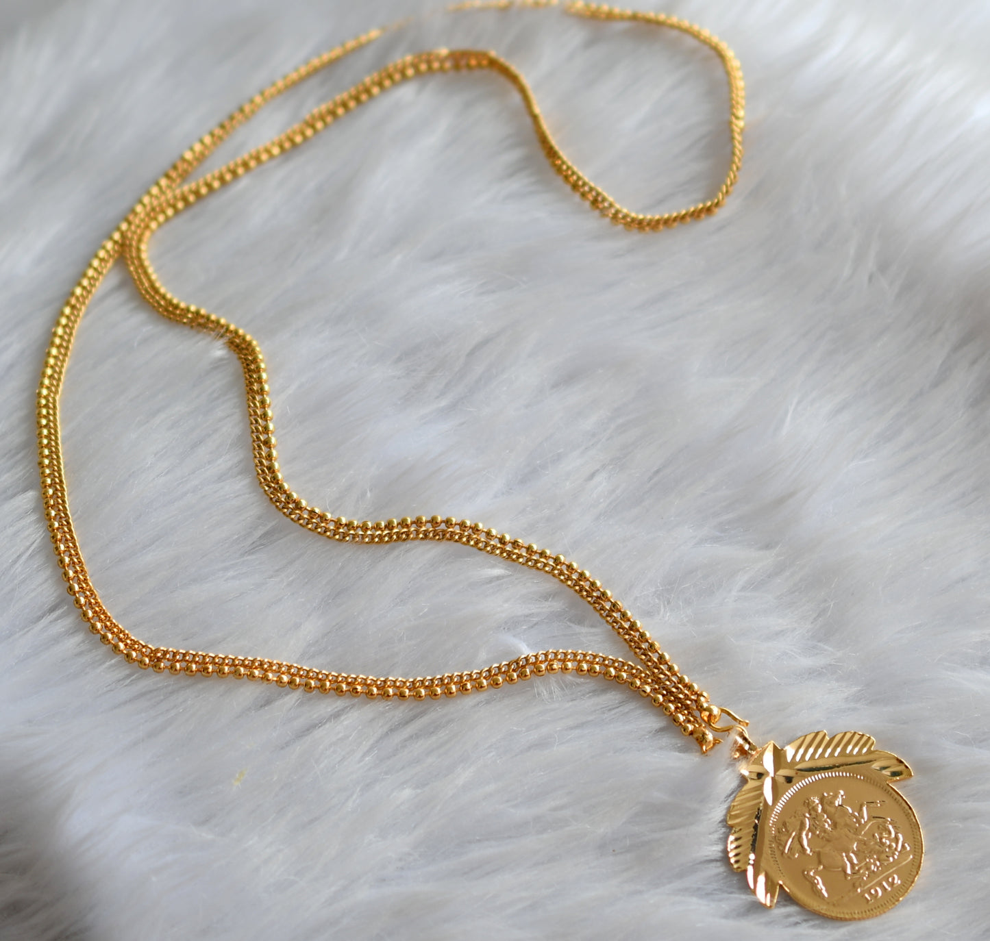 Gold tone 30 inches chain head coin pendant dj-43124