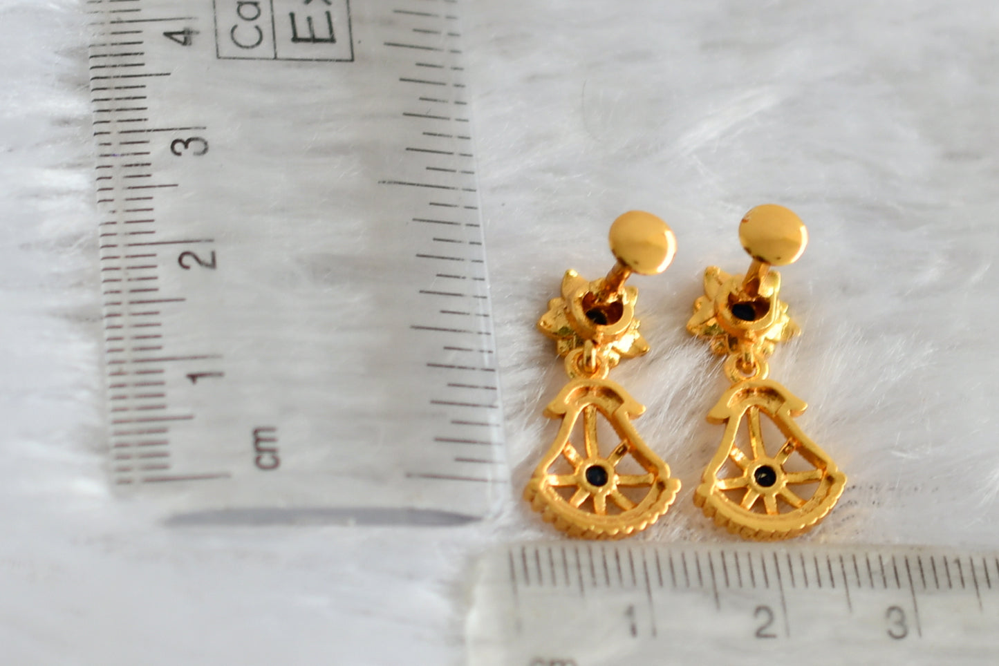 Gold tone black stone flower earrings dj-48181