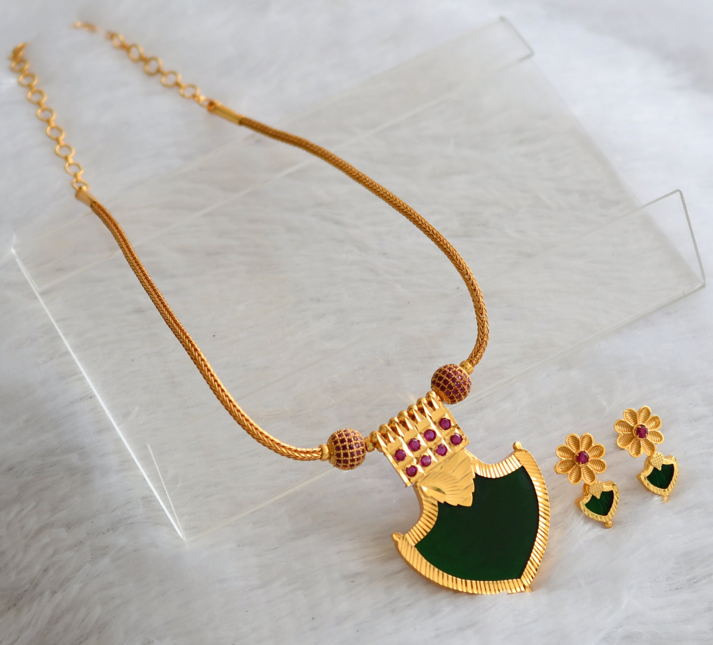 Gold tone pink-green palakka kodi necklace set dj-42986