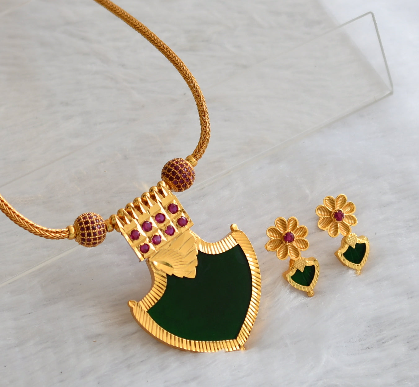 Gold tone pink-green palakka kodi necklace set dj-42986