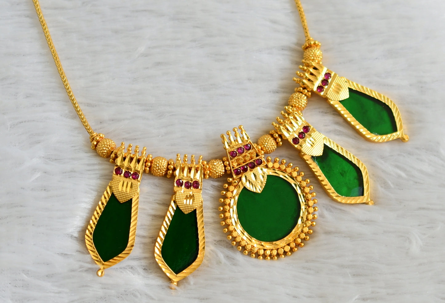 Gold tone kerala style pink-green round nagapadam kodi necklace dj-48065