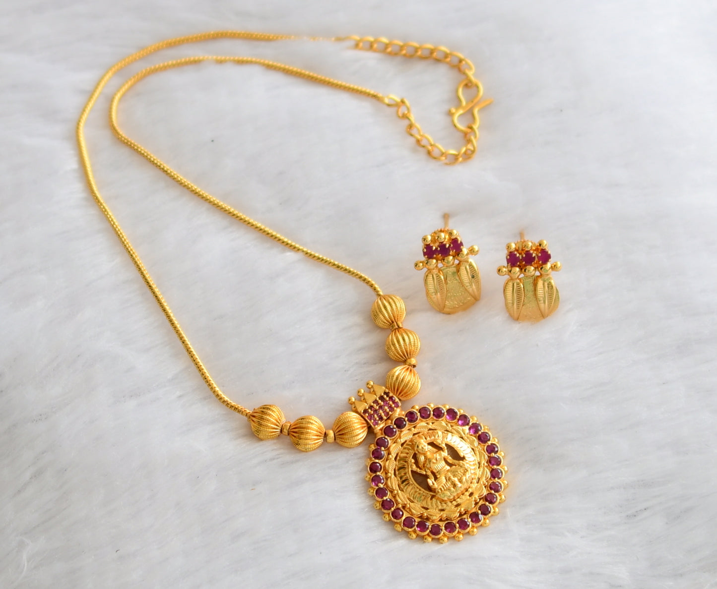 Gold tone pink stone lakshmi round necklace set dj-46486