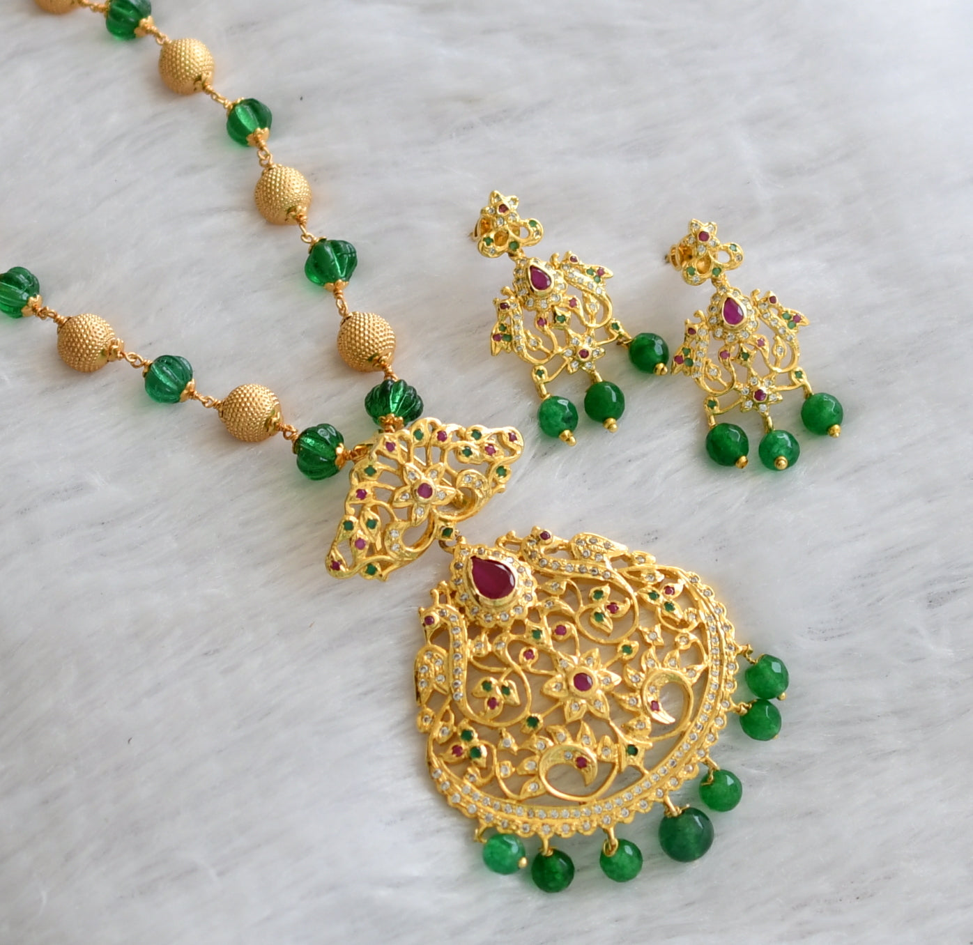 Gold tone ruby-green-white green pumpkin bead pendant set dj-46494
