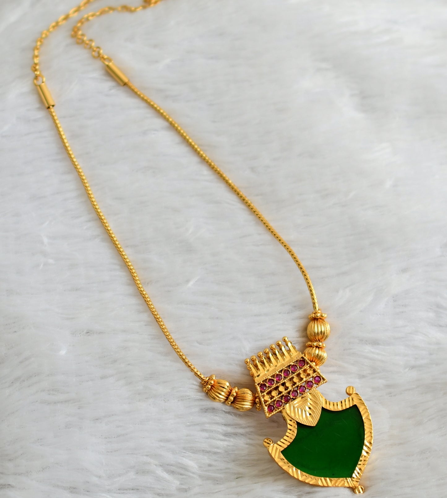 Gold tone pink-green kerala style palakka kodi necklace dj-48087