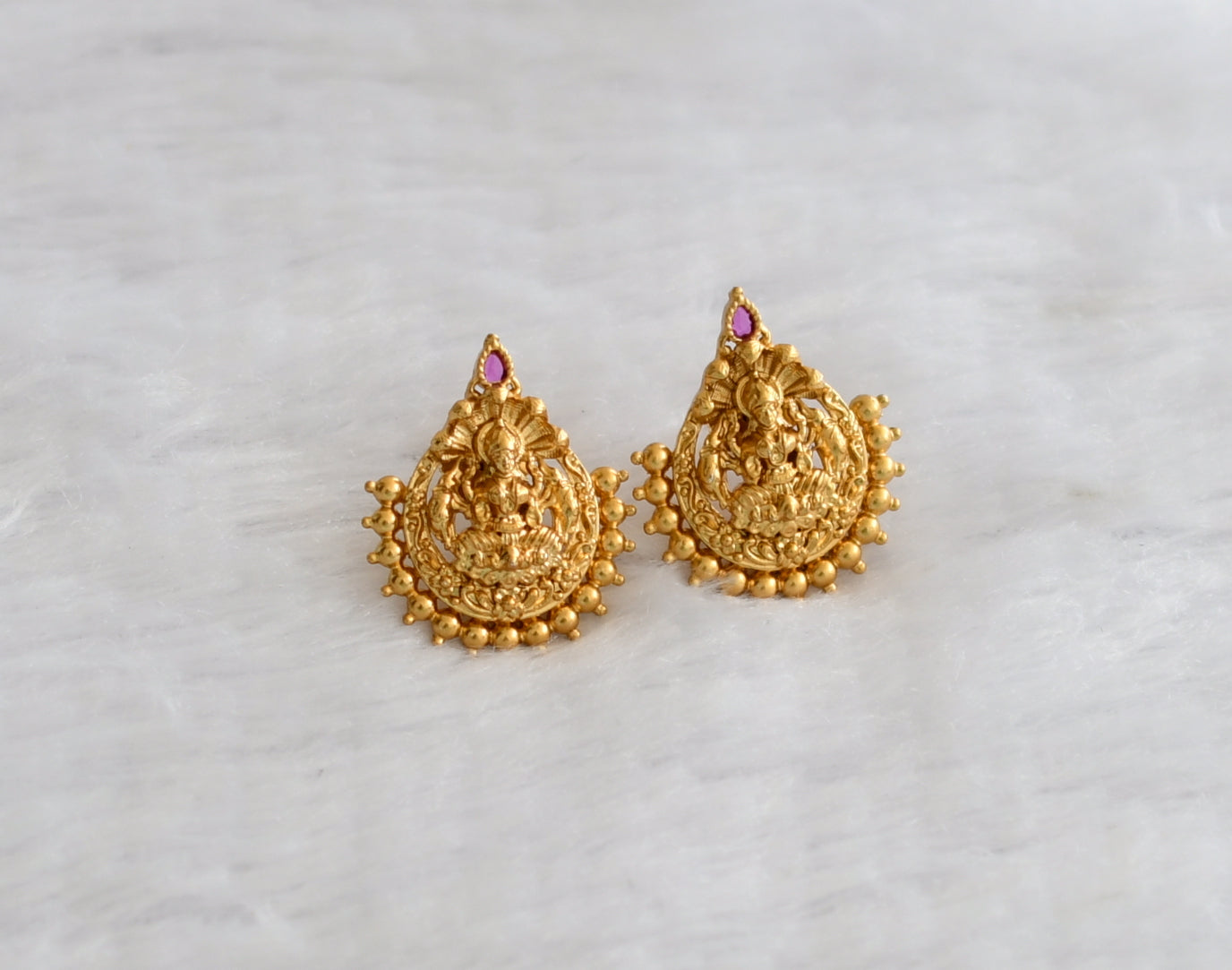 Matte finish kemp stone lakshmi earrings dj-46516