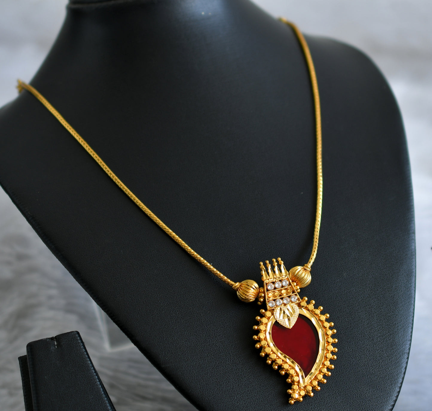 Gold tone red-white kerala style mango kodi necklace dj-48083