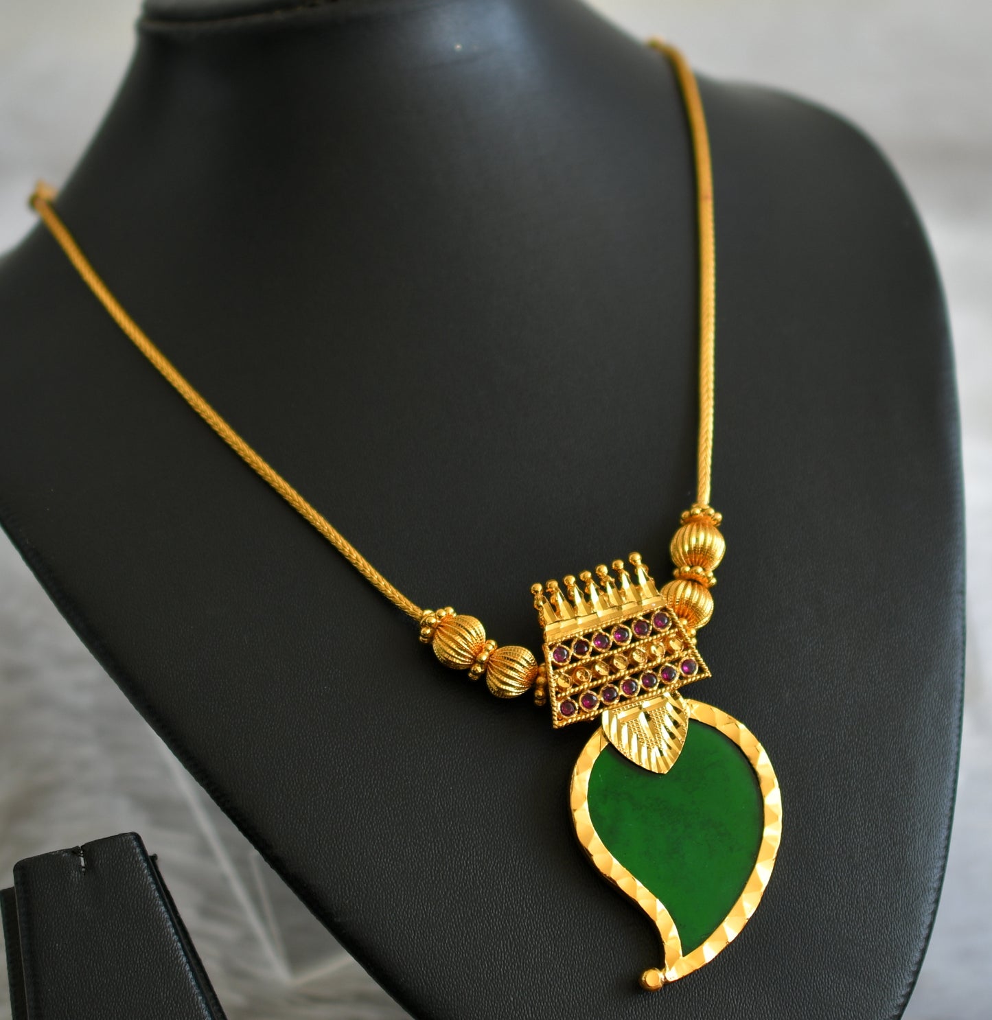 Gold tone pink-green kerala style mango kodi necklace dj-48088